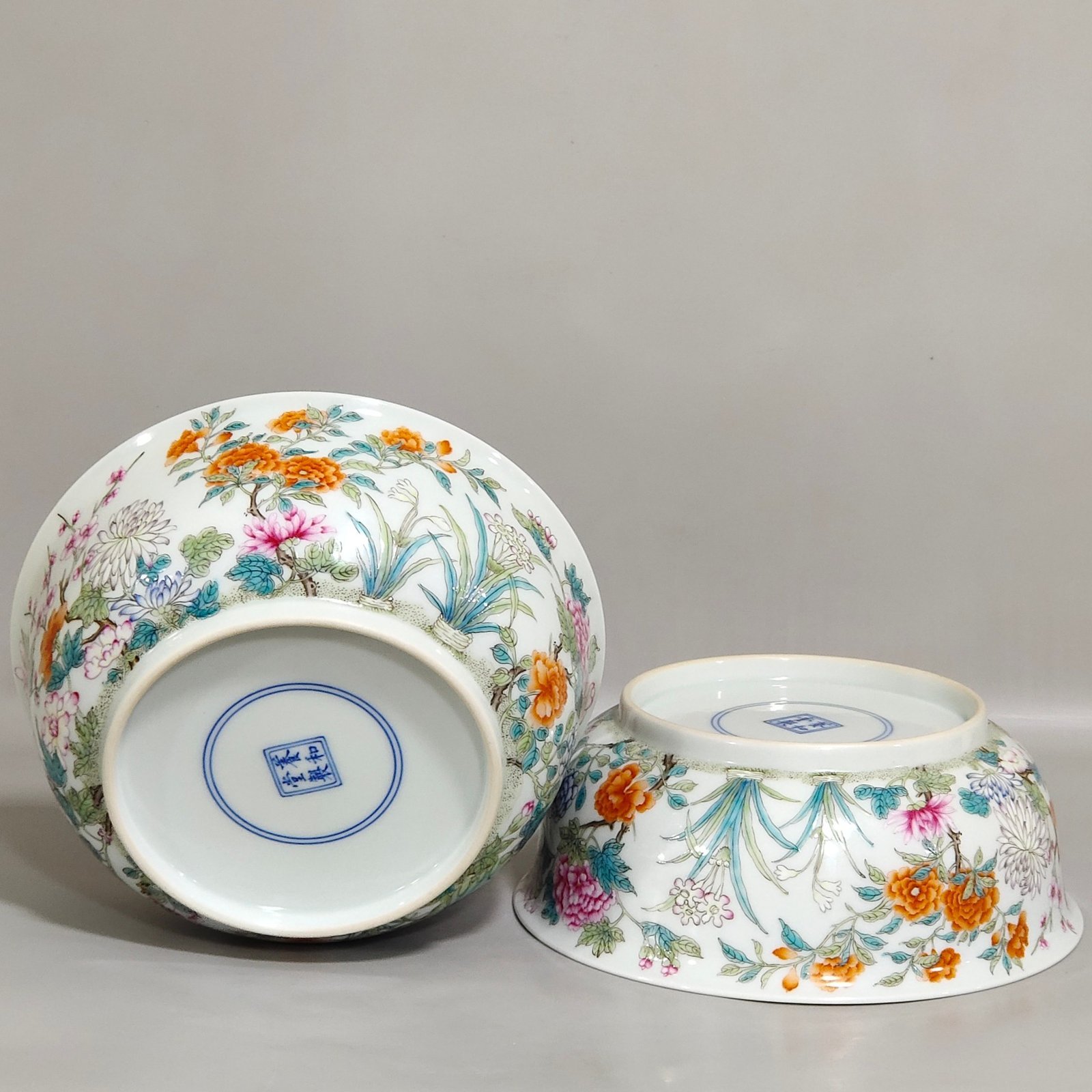 Oing Dynasty Yongzheng A bowl with flowers and flowers inside