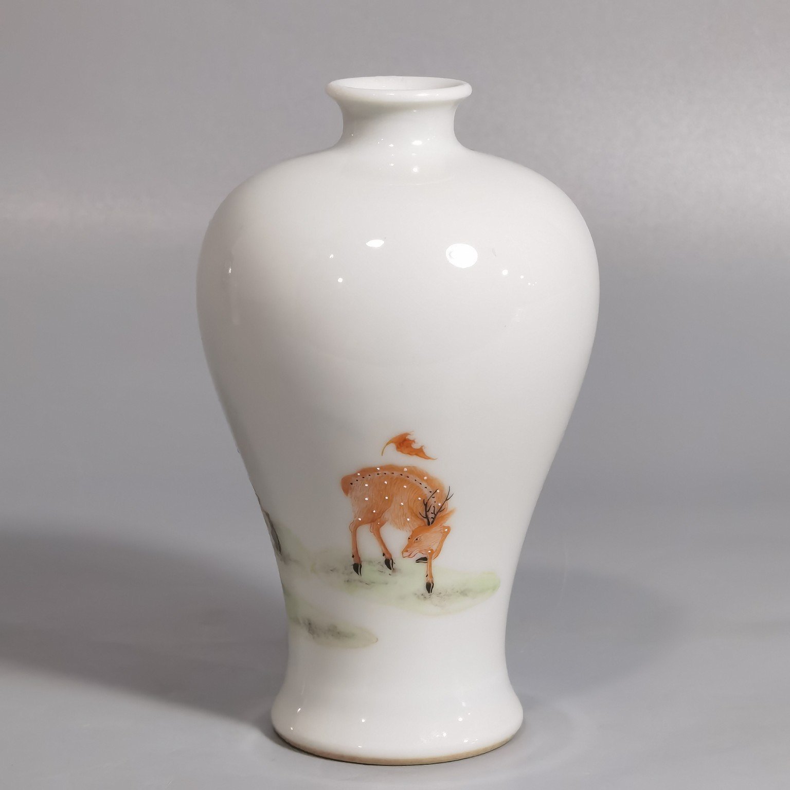 Oing Dynasty Yongzheng a pastel-painted plum vase with a deer and a rising figure