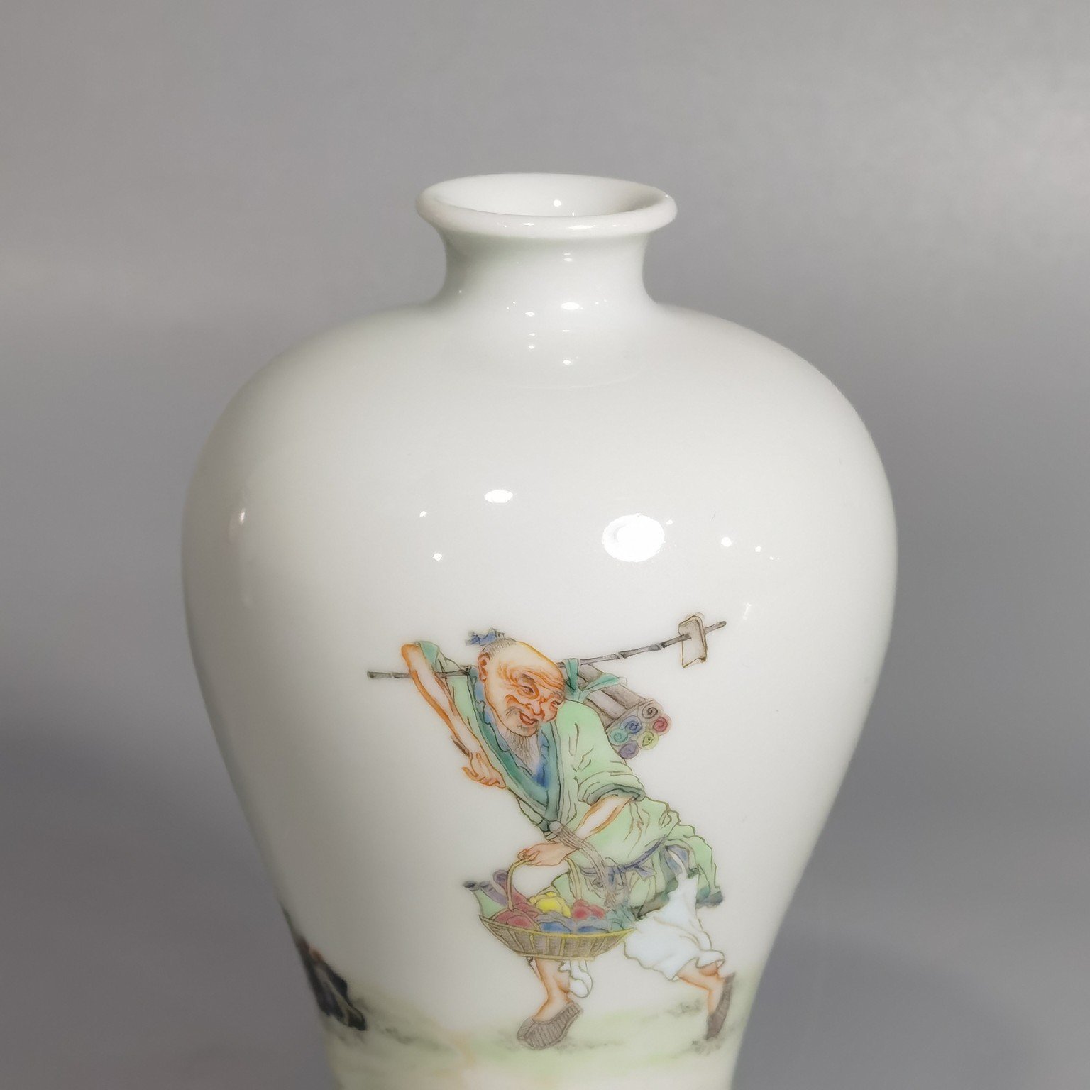Oing Dynasty Yongzheng a pastel-painted plum vase with a deer and a rising figure