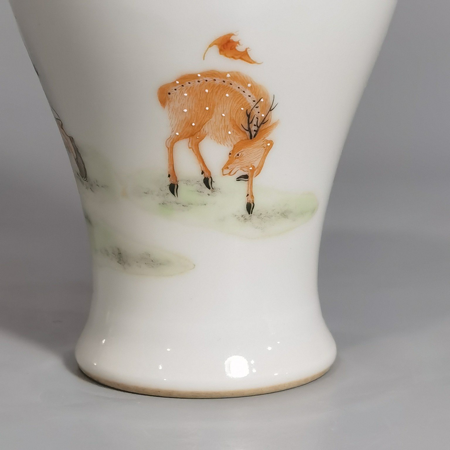 Oing Dynasty Yongzheng a pastel-painted plum vase with a deer and a rising figure