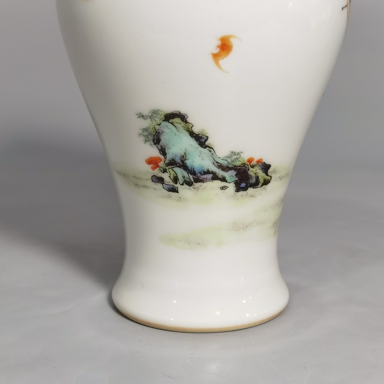 Oing Dynasty Yongzheng a pastel-painted plum vase with a deer and a rising figure