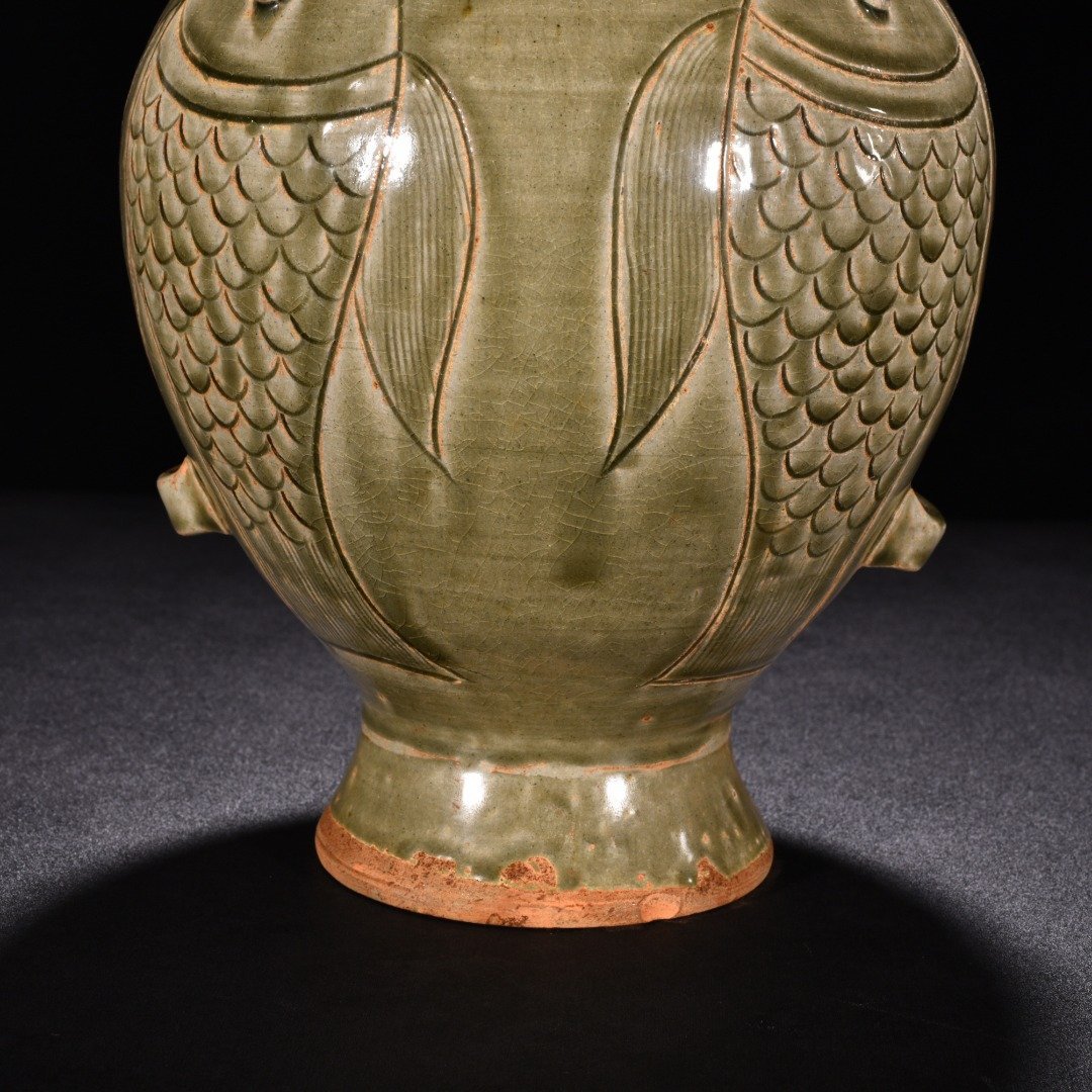 Jin Dynasty Yue kiln celadon double fish vase