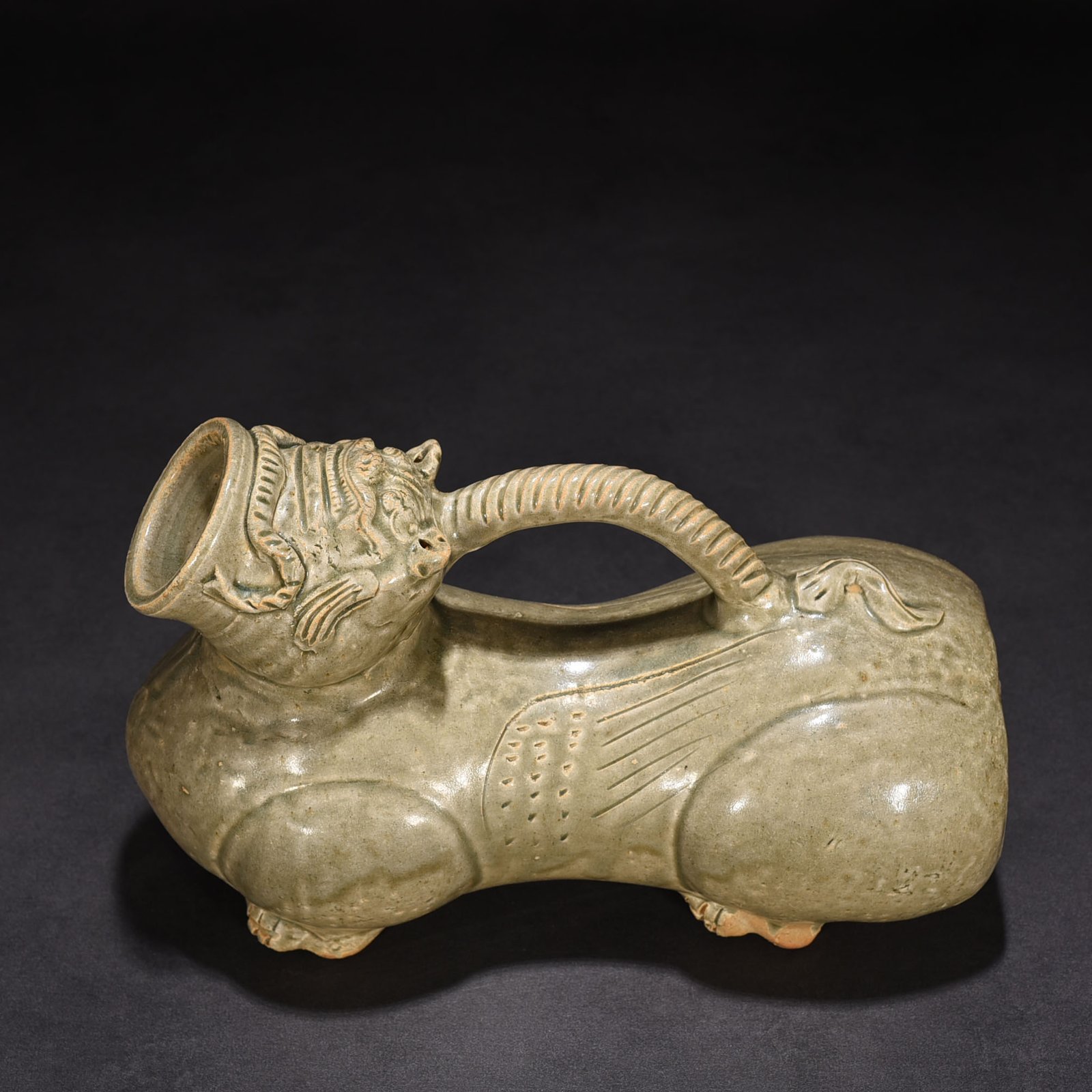 Jin Dynasty Yue kiln celadon tiger statue