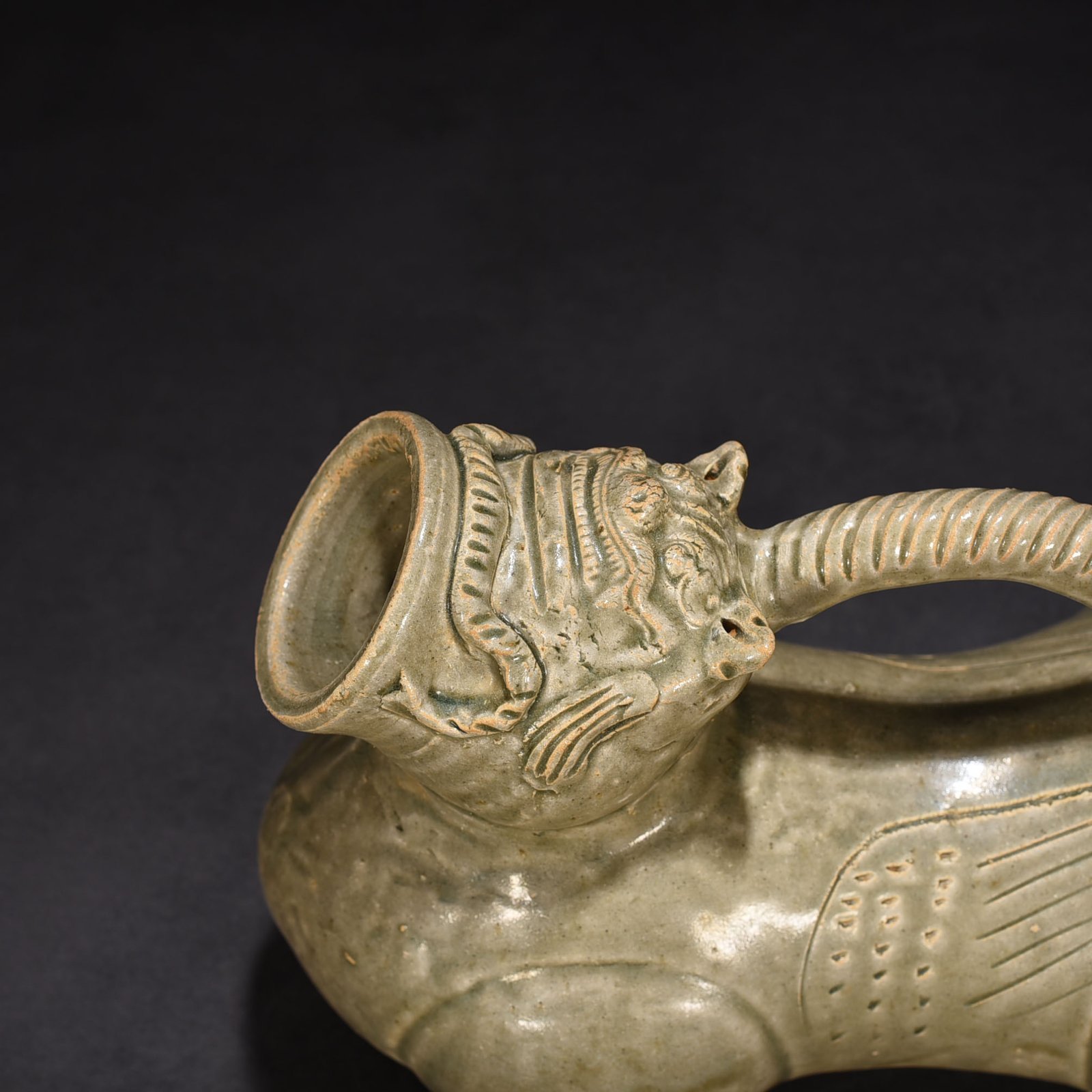 Jin Dynasty Yue kiln celadon tiger statue