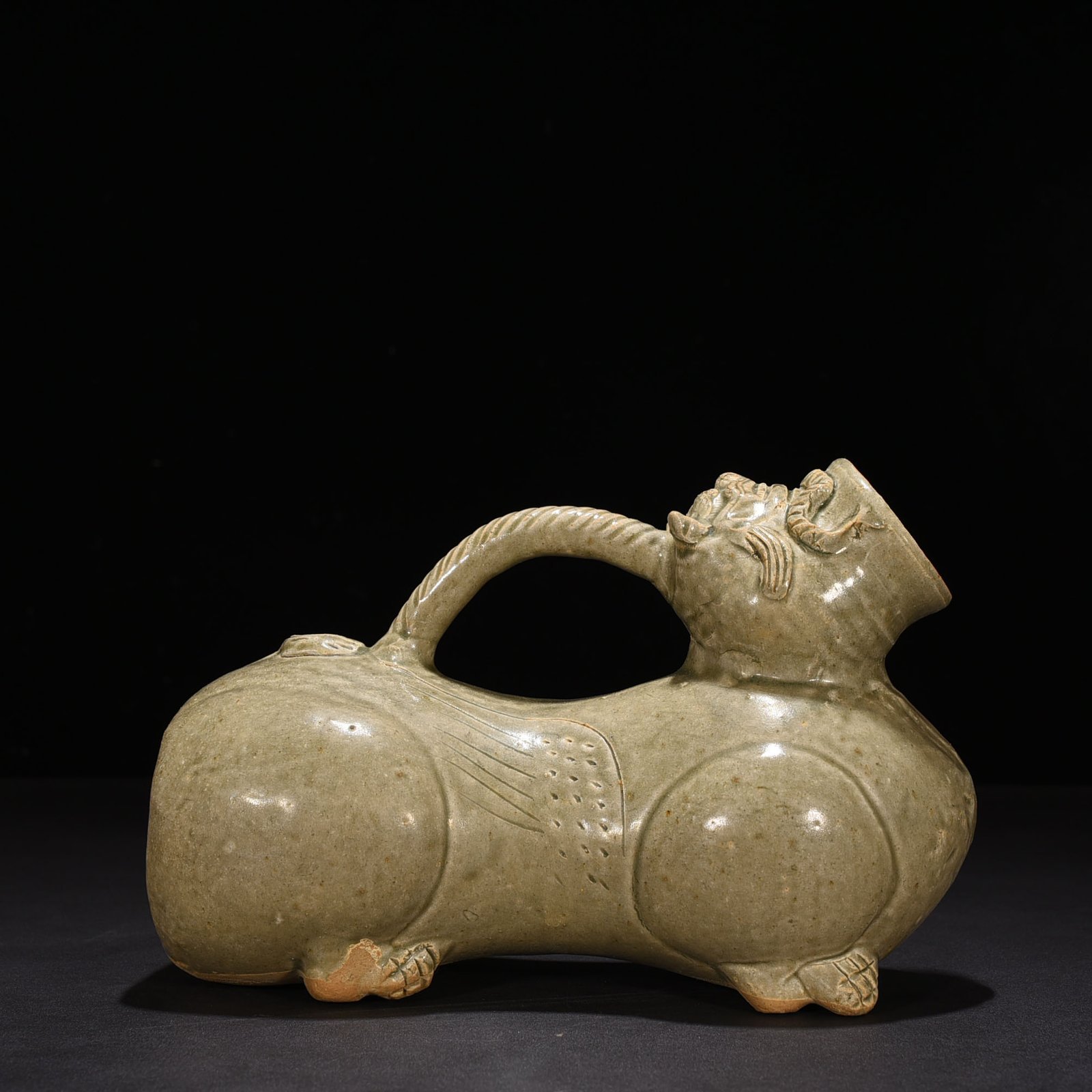Jin Dynasty Yue kiln celadon tiger statue
