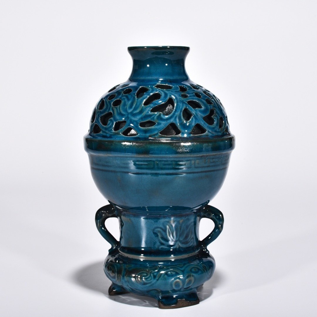 Five Dynasties Chai porcelain peacock blue glaze hollow flower pattern vase