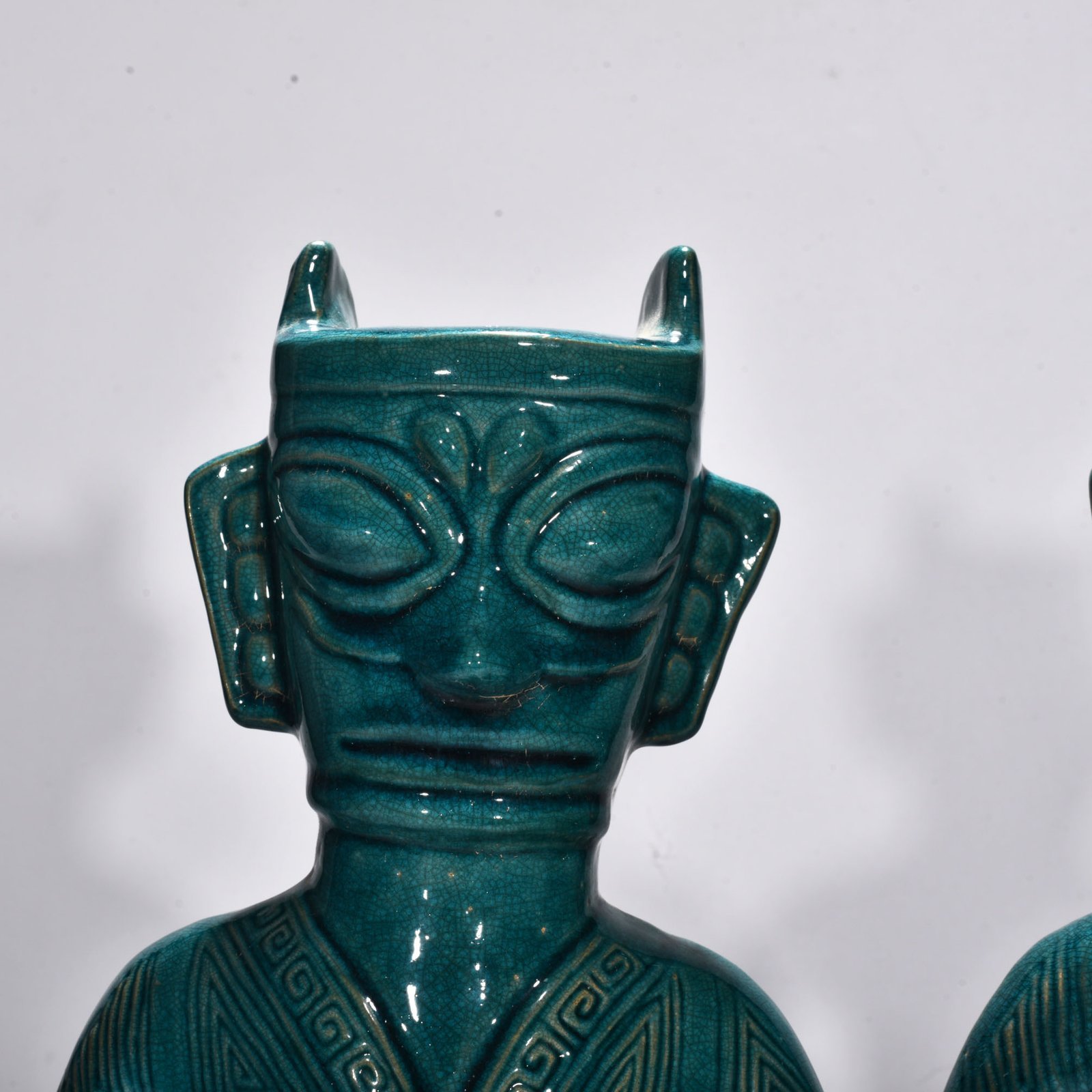 Five Dynasties Chai porcelain malachite green glaze figure