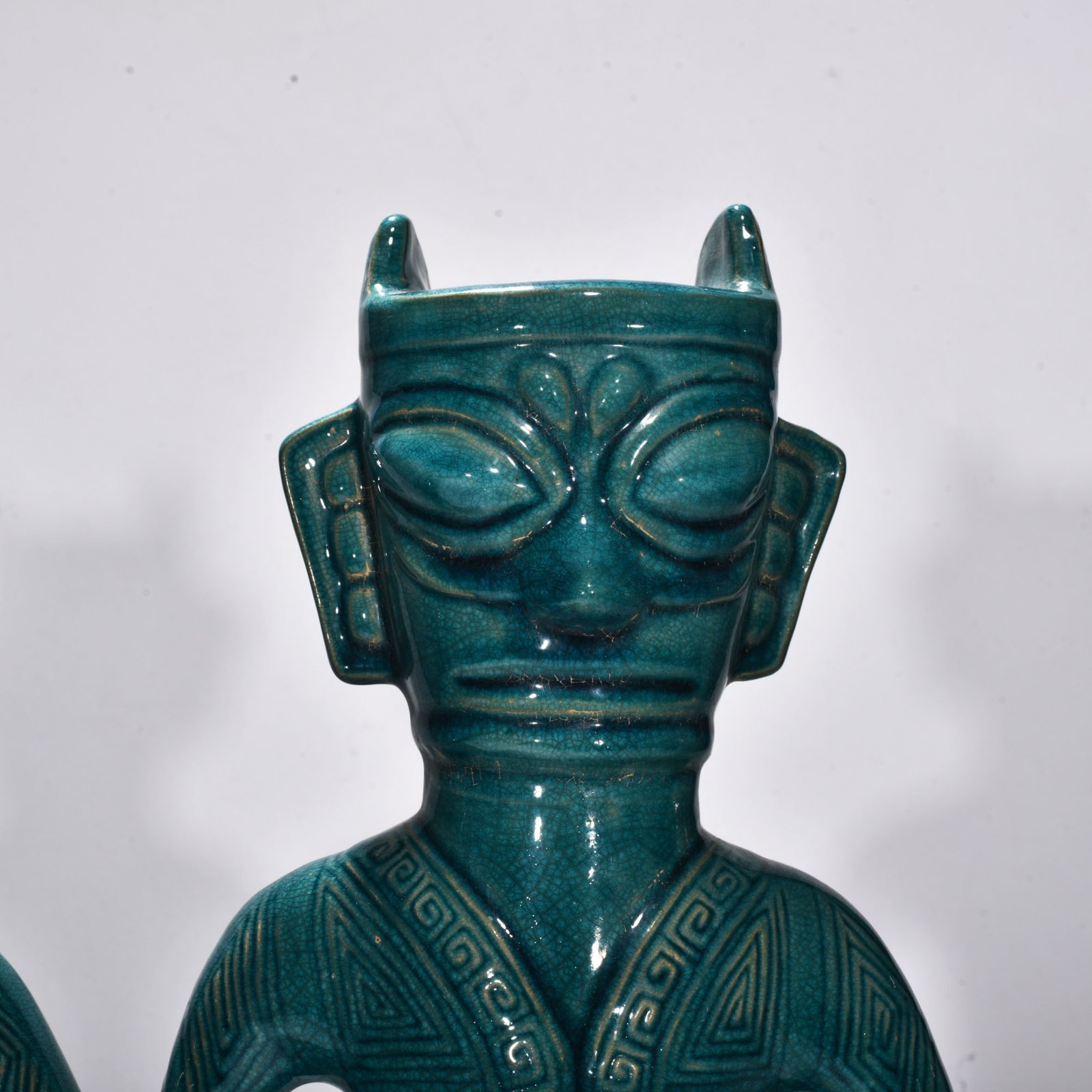 Five Dynasties Chai porcelain malachite green glaze figure