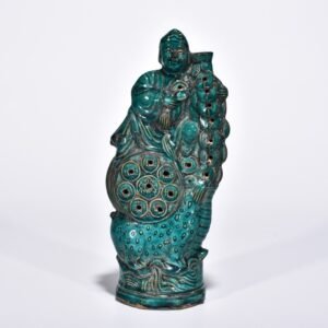 Five Dynasties Chai porcelain with peacock green glaze and bangs playing with golden toad