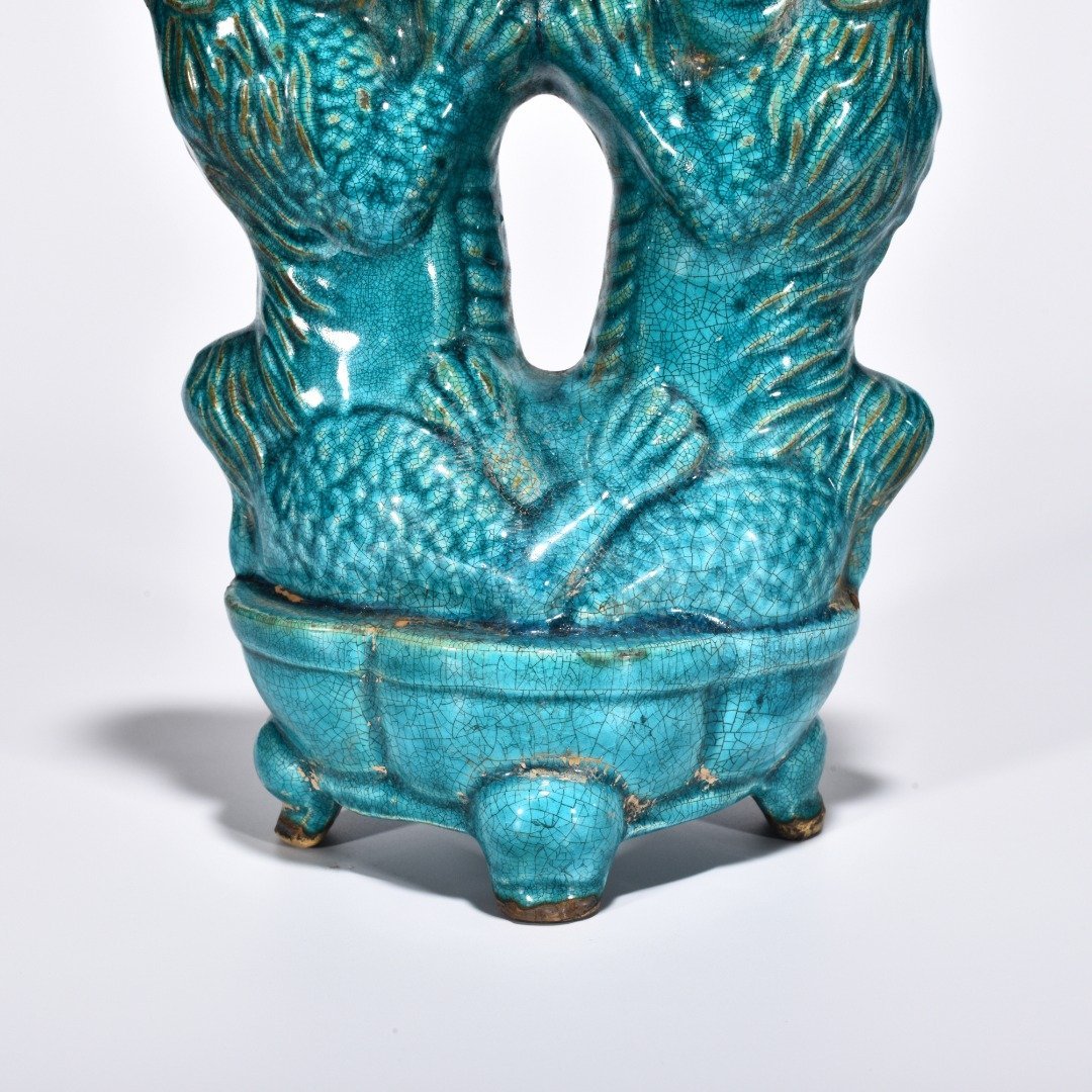 Five Dynasties Chai porcelain peacock green glaze lion playing boy vase