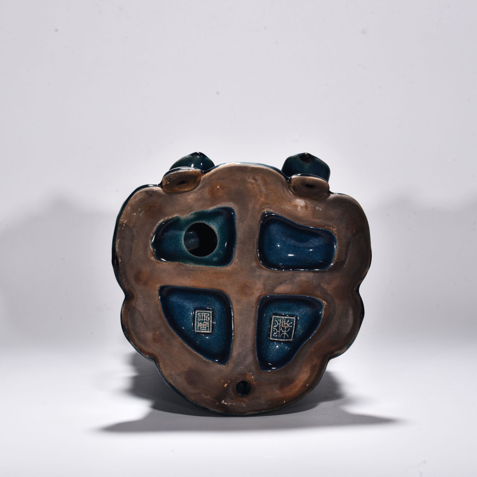 Five Dynasties Chai Kiln Peacock Blue Glaze Confucius Statue