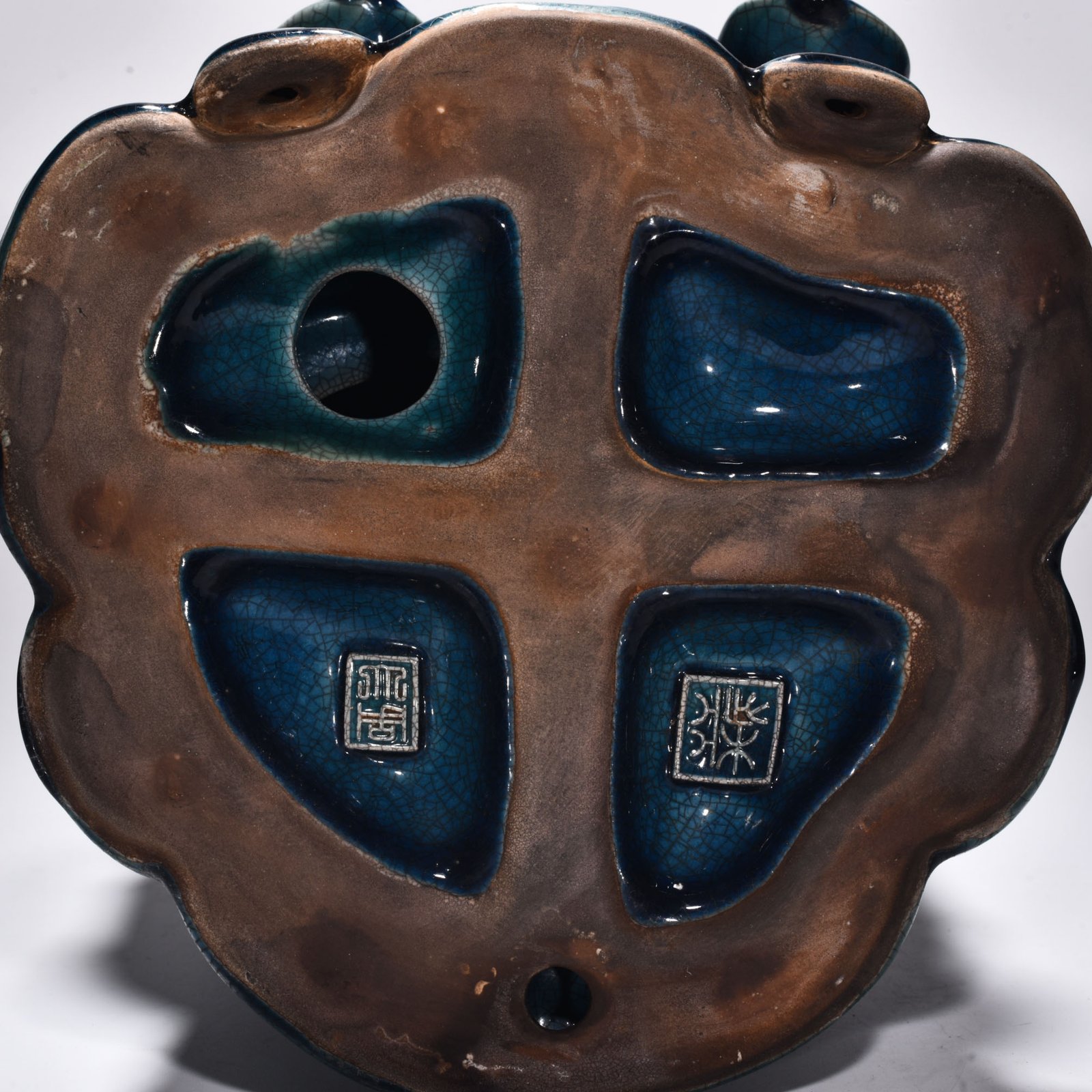 Five Dynasties Chai Kiln Peacock Blue Glaze Confucius Statue