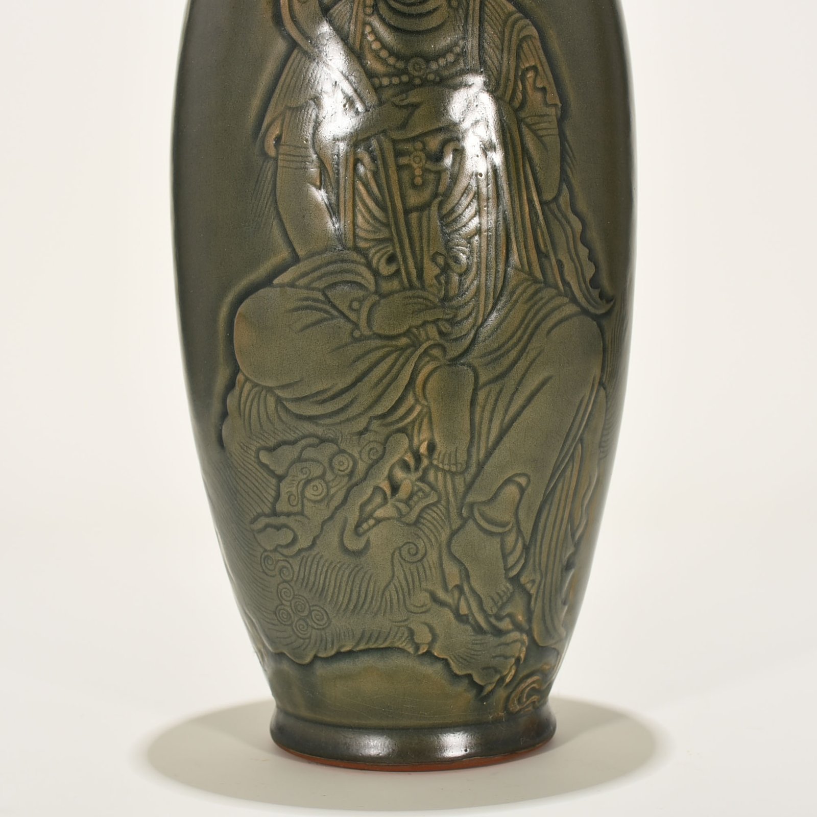 Five Dynasties Secret Color Yue Kiln Carved Manjushri Bodhisattva Vase