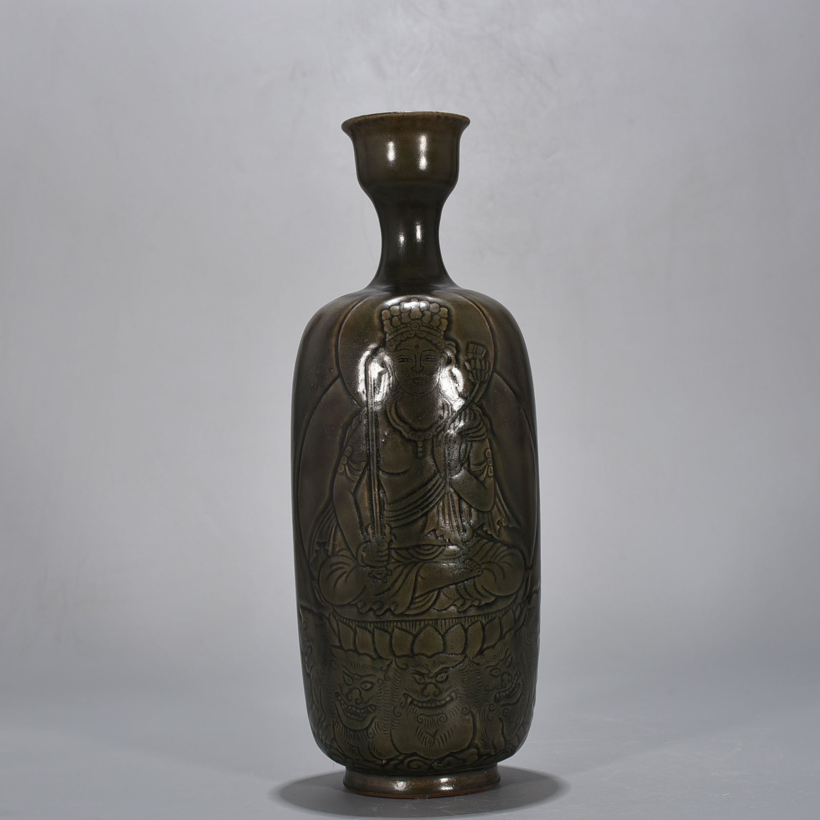 Five Dynasties Secret Color Yue Kiln Carved Bodhisattva Plate Mouth Vase