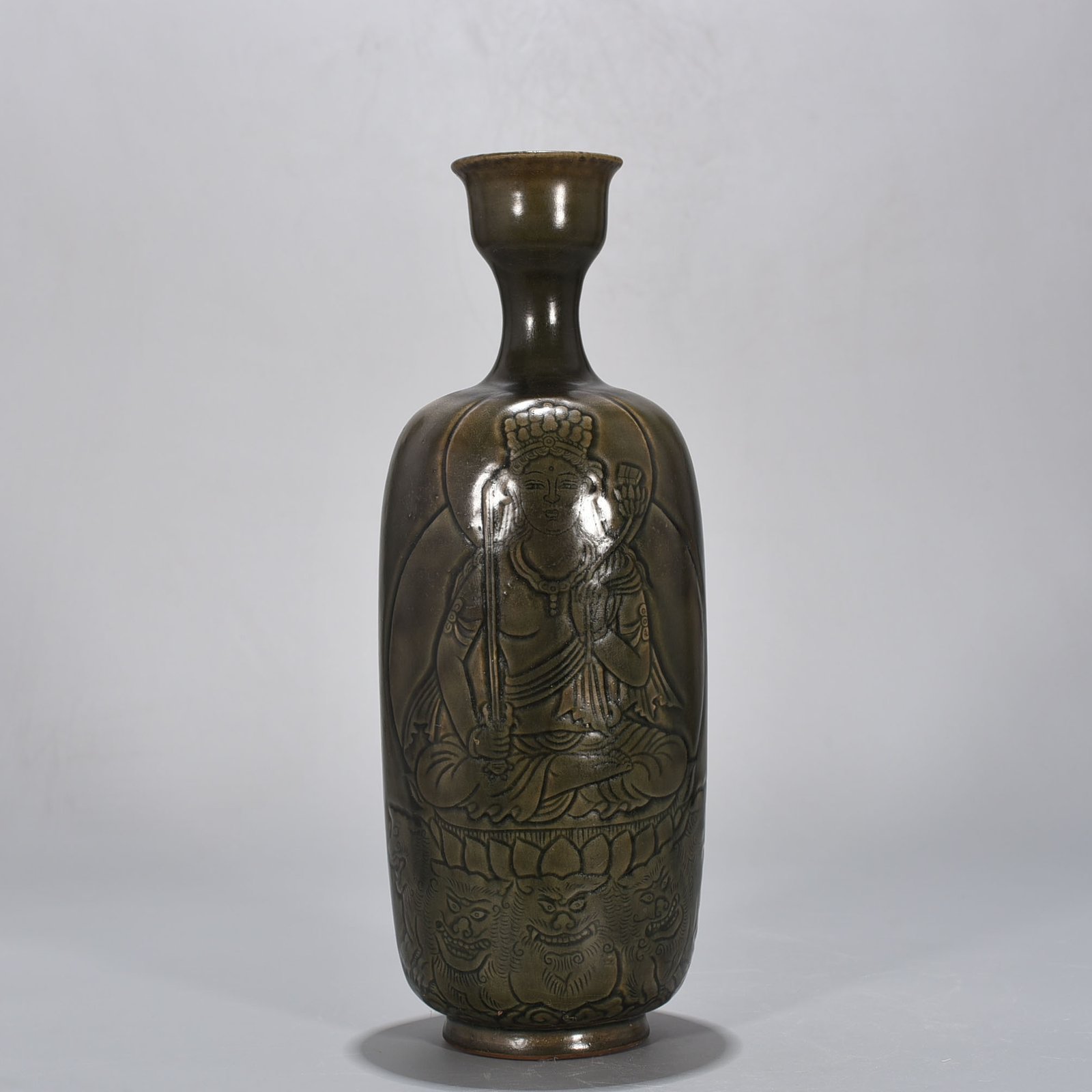Five Dynasties Secret Color Yue Kiln Carved Bodhisattva Plate Mouth Vase
