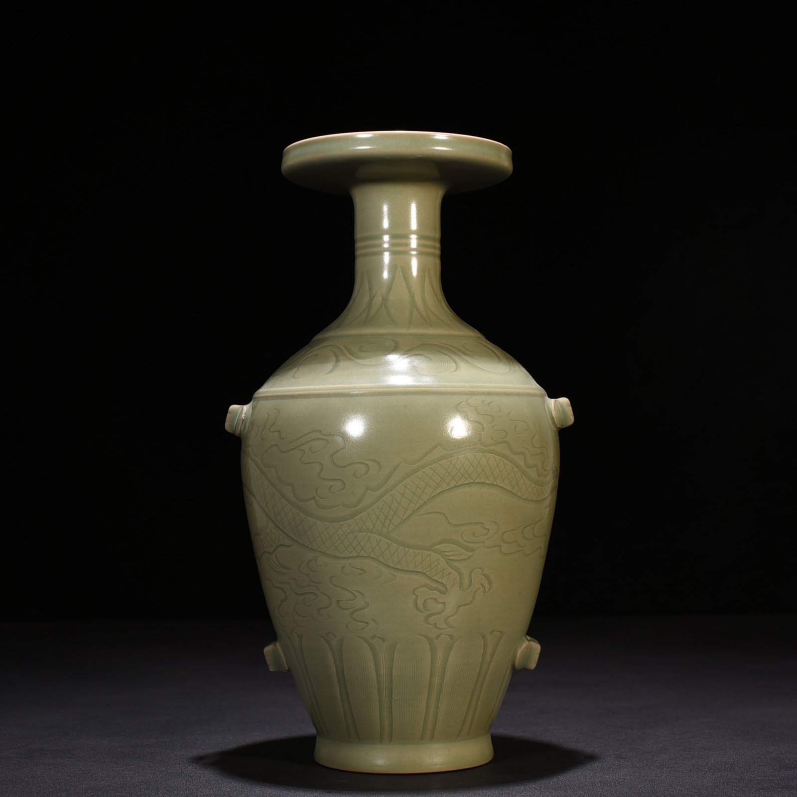 Five Dynasties Secret Color Yue Kiln Carved Dragon Pattern Threaded Plate-mouth Vase