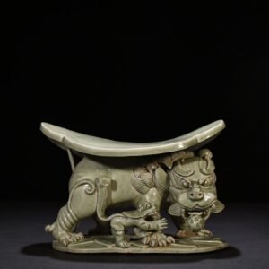 Five Dynasties Secret Color Yue Kiln Lioness Pillow