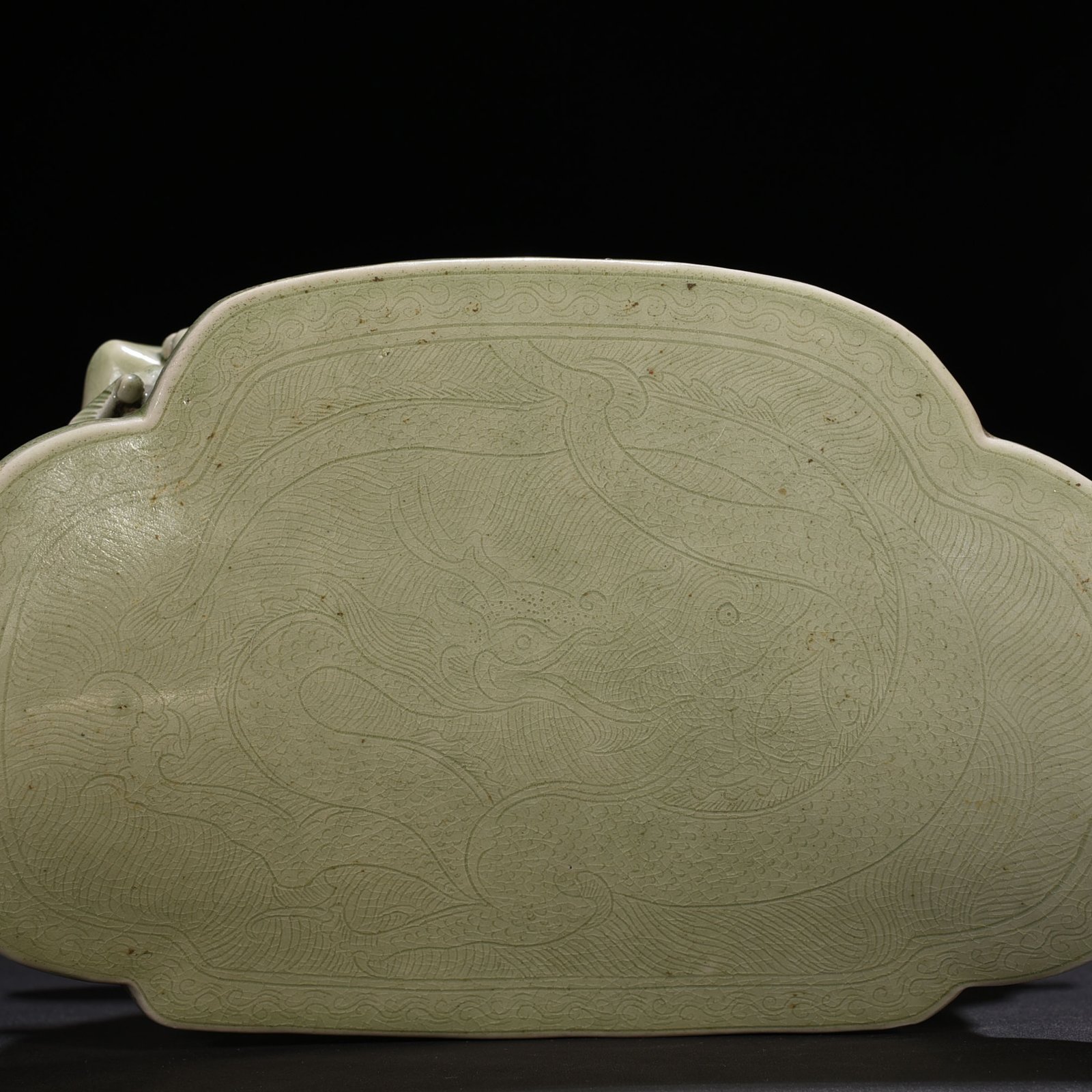 Five Dynasties Secret Color Yue Kiln Lioness Pillow