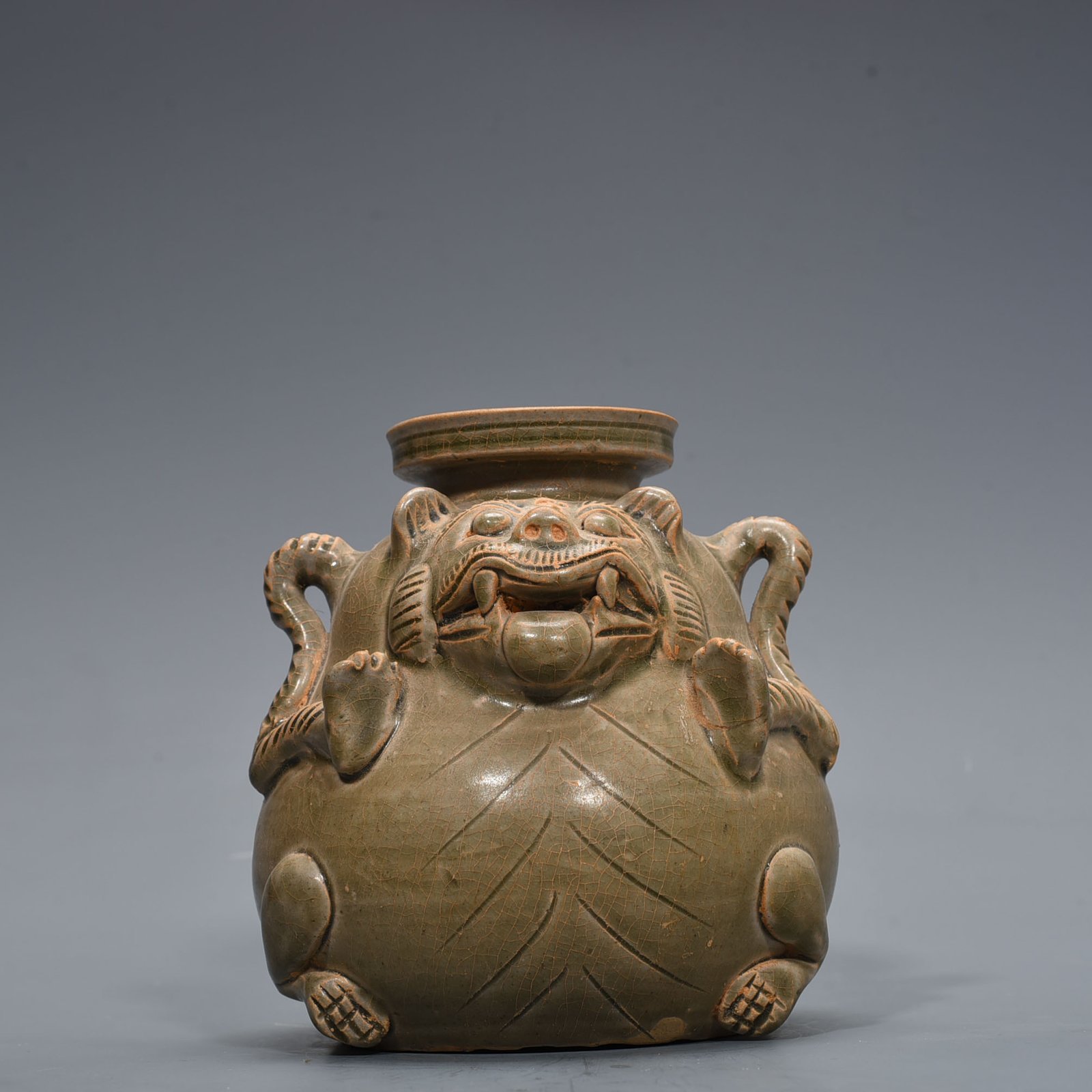Five Dynasties Secret Color Yue Kiln Bear Zun