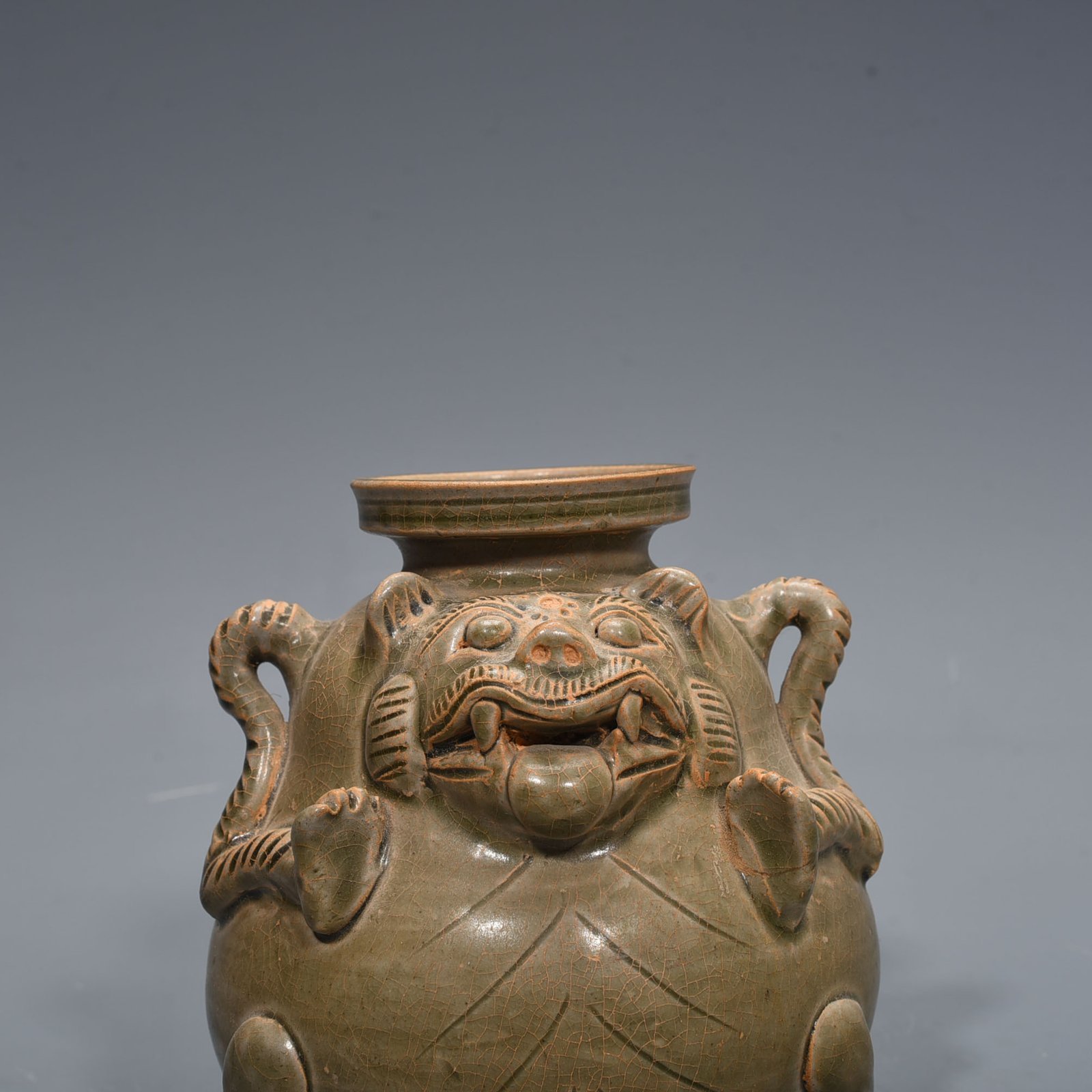Five Dynasties Secret Color Yue Kiln Bear Zun
