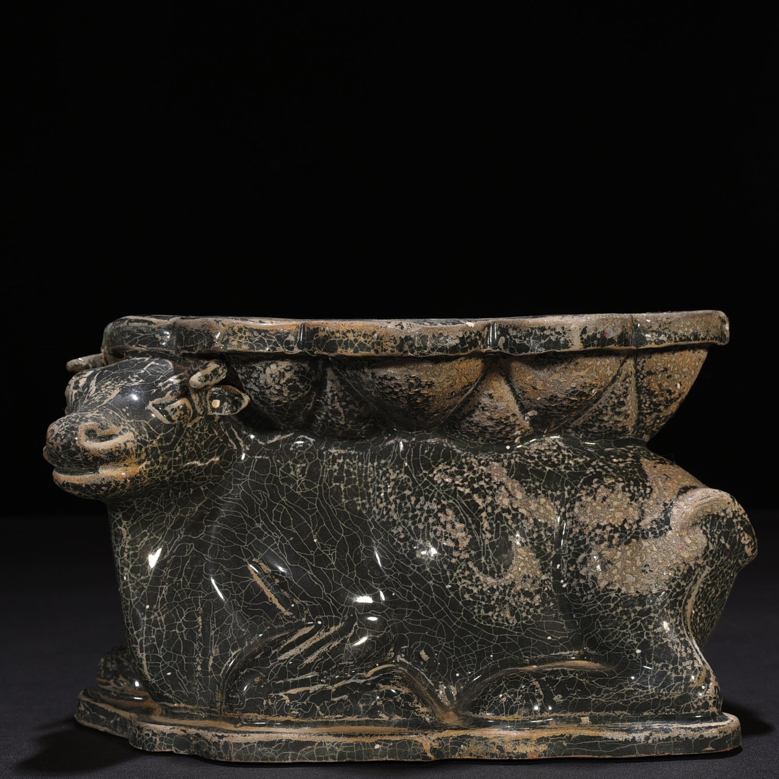 Five Dynasties Secret Color Yue Kiln Beef Pillow