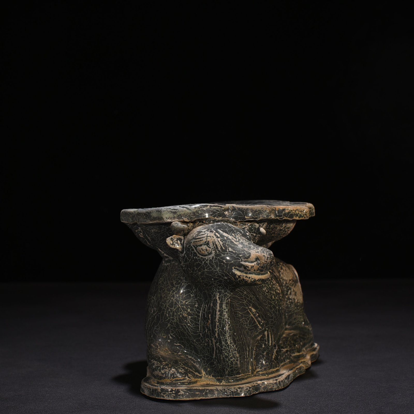 Five Dynasties Secret Color Yue Kiln Beef Pillow