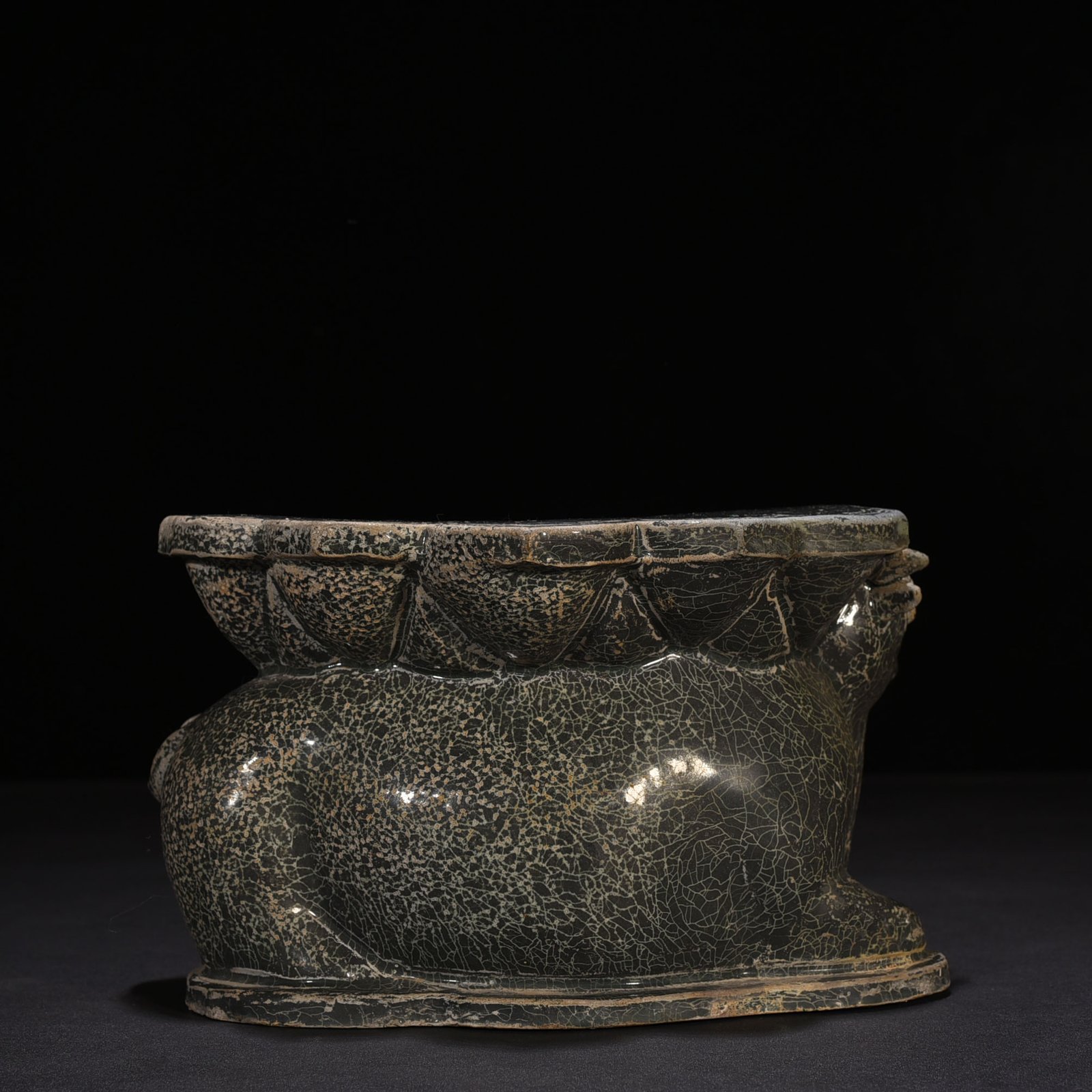 Five Dynasties Secret Color Yue Kiln Beef Pillow
