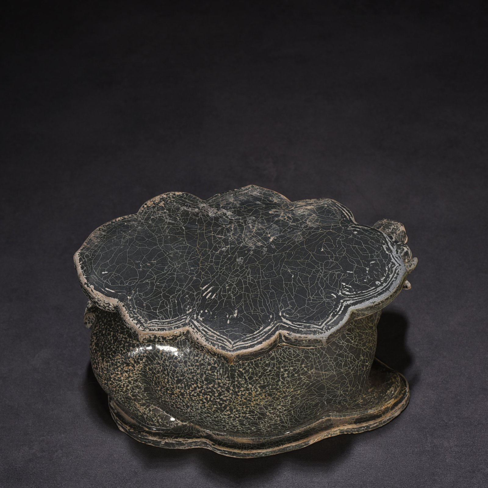Five Dynasties Secret Color Yue Kiln Beef Pillow