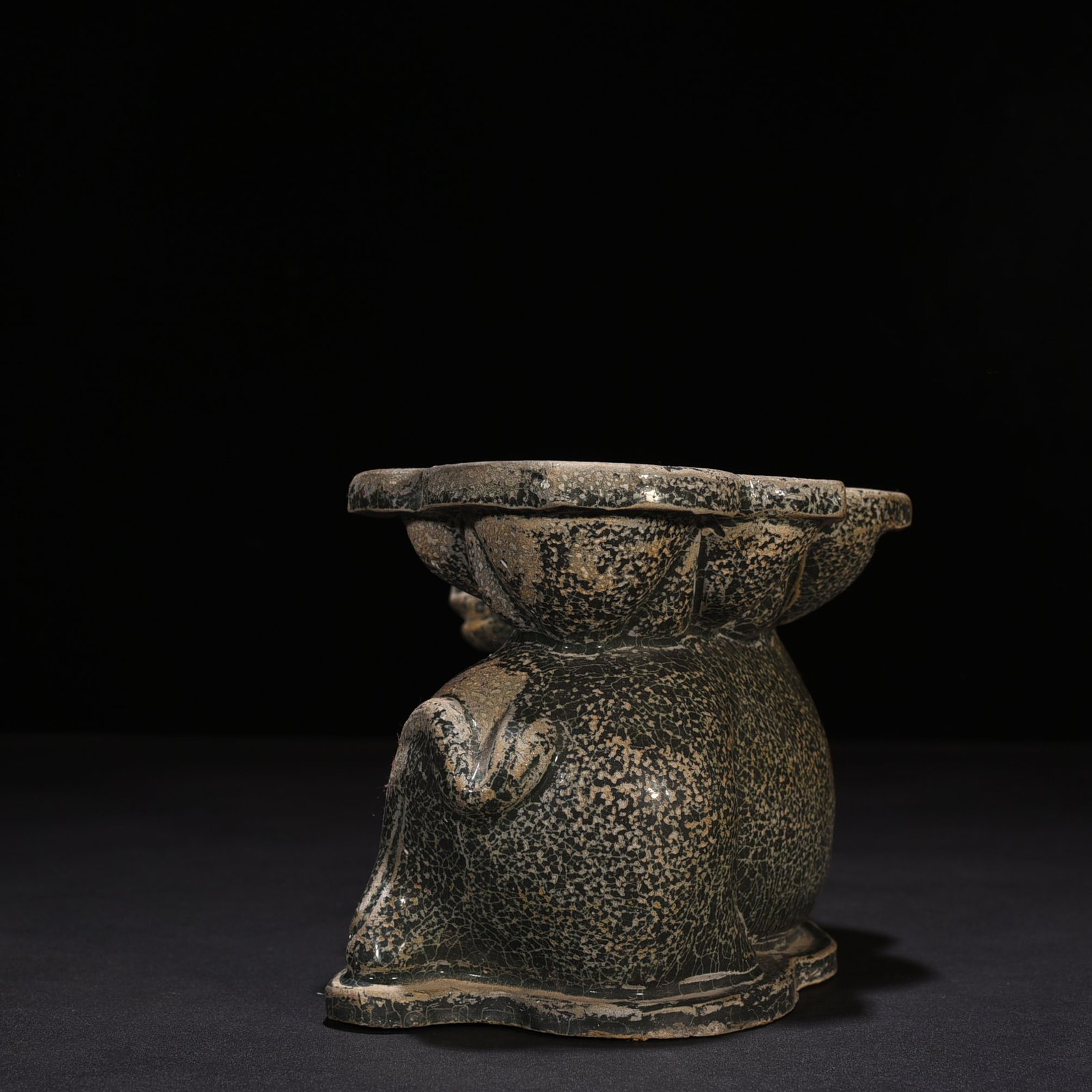 Five Dynasties Secret Color Yue Kiln Beef Pillow