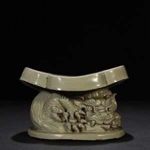 Five Dynasties secret color Yue kiln auspicious animal Suan Ni pillow