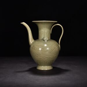 Five Dynasties secret color Yue kiln celadon cloud and dragon pattern ewer