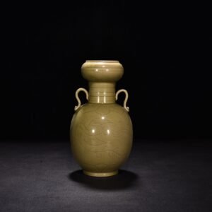 Five Dynasties secret color Yue kiln celadon phoenix pattern double-series garlic vase