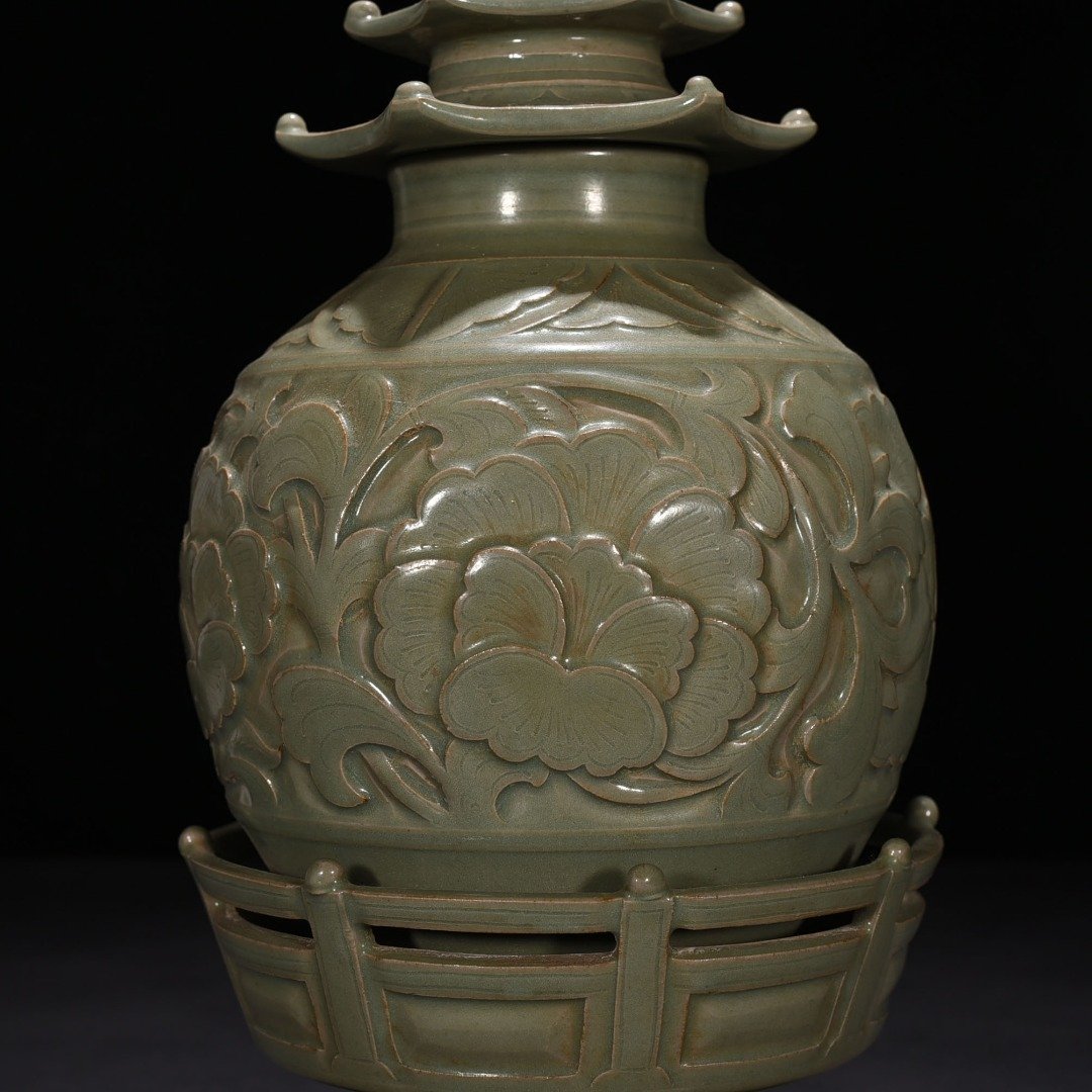 Five Dynasty Yaozhou kiln granary pagoda jar