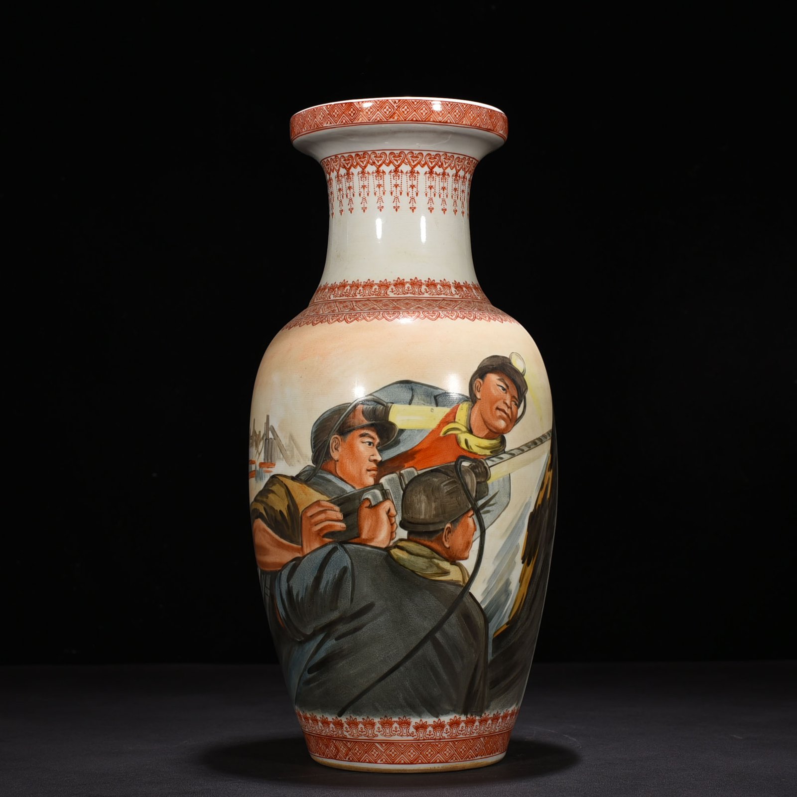 Five Dynasty pastel character vase