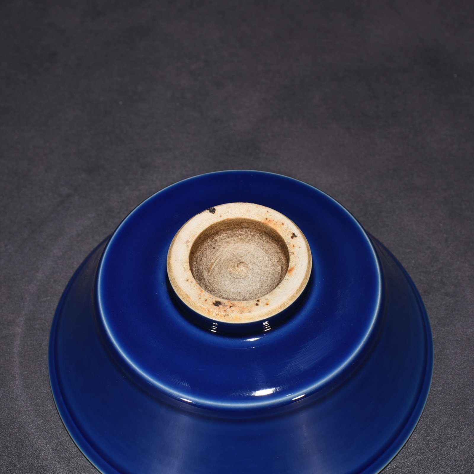 Yuan Dynasty Mansion sacrificial red glaze bowl with branches and floral patterns