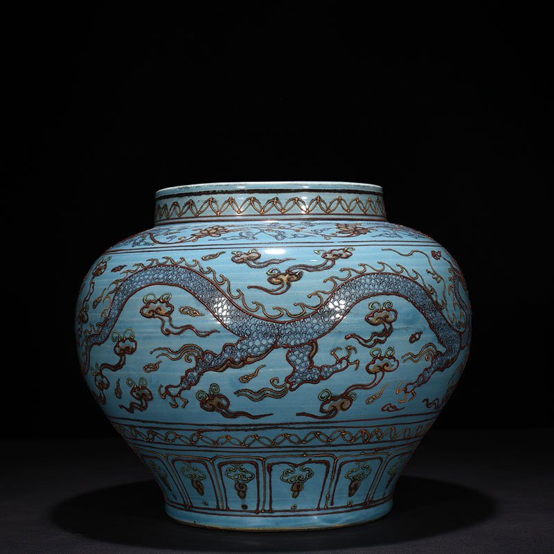 Yuan Dynasty kiln azure glazed bitumen jar with gold dragon pattern