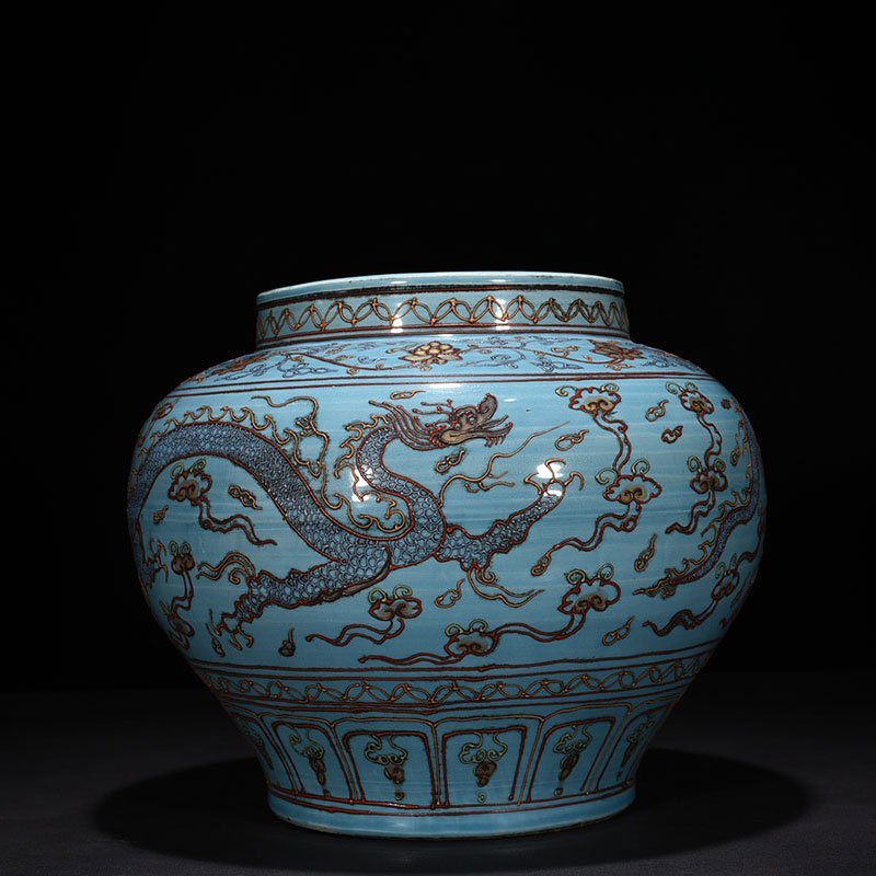 Yuan Dynasty kiln azure glazed bitumen jar with gold dragon pattern