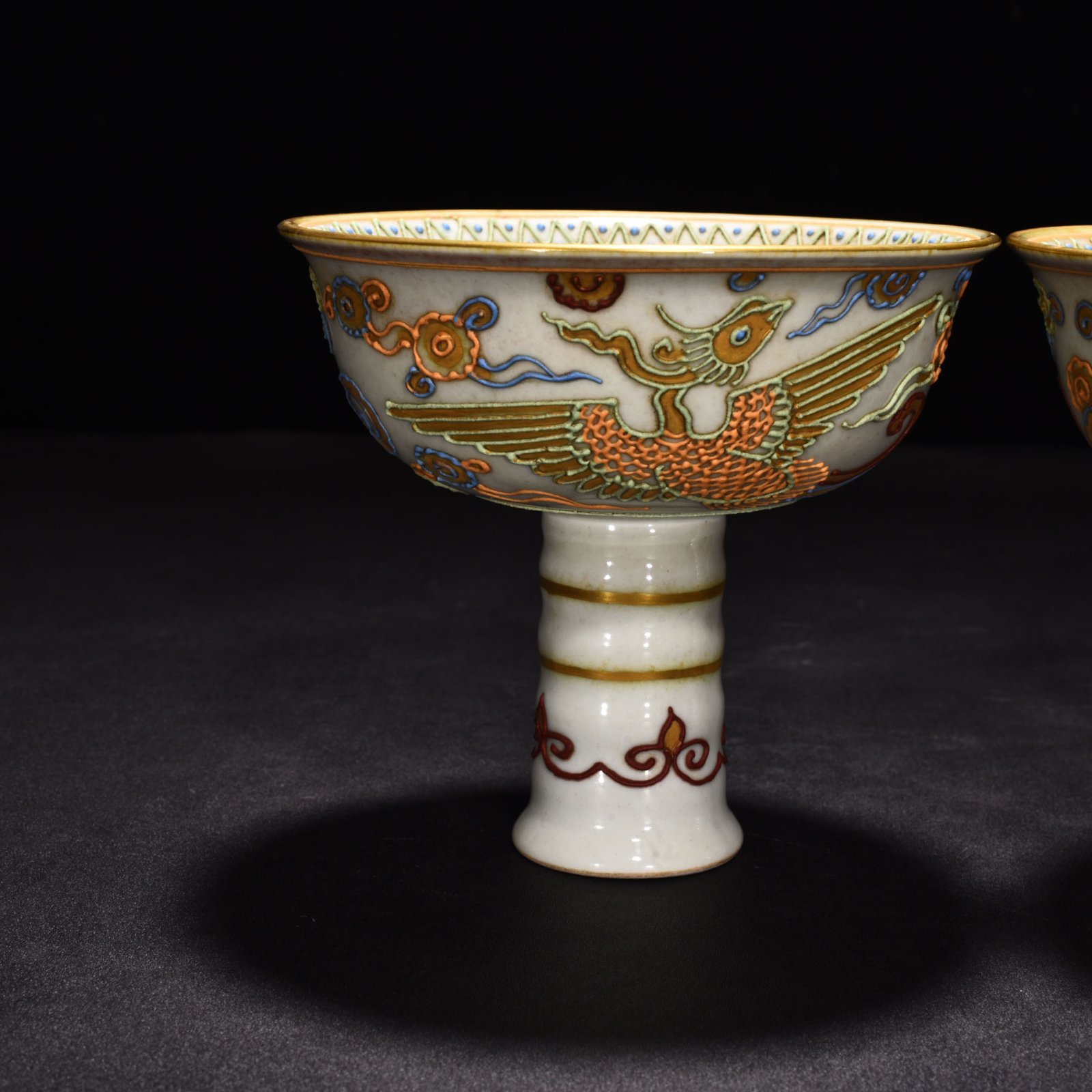 Yuan Dynasty pink phoenix pattern gold and jade tall bowl