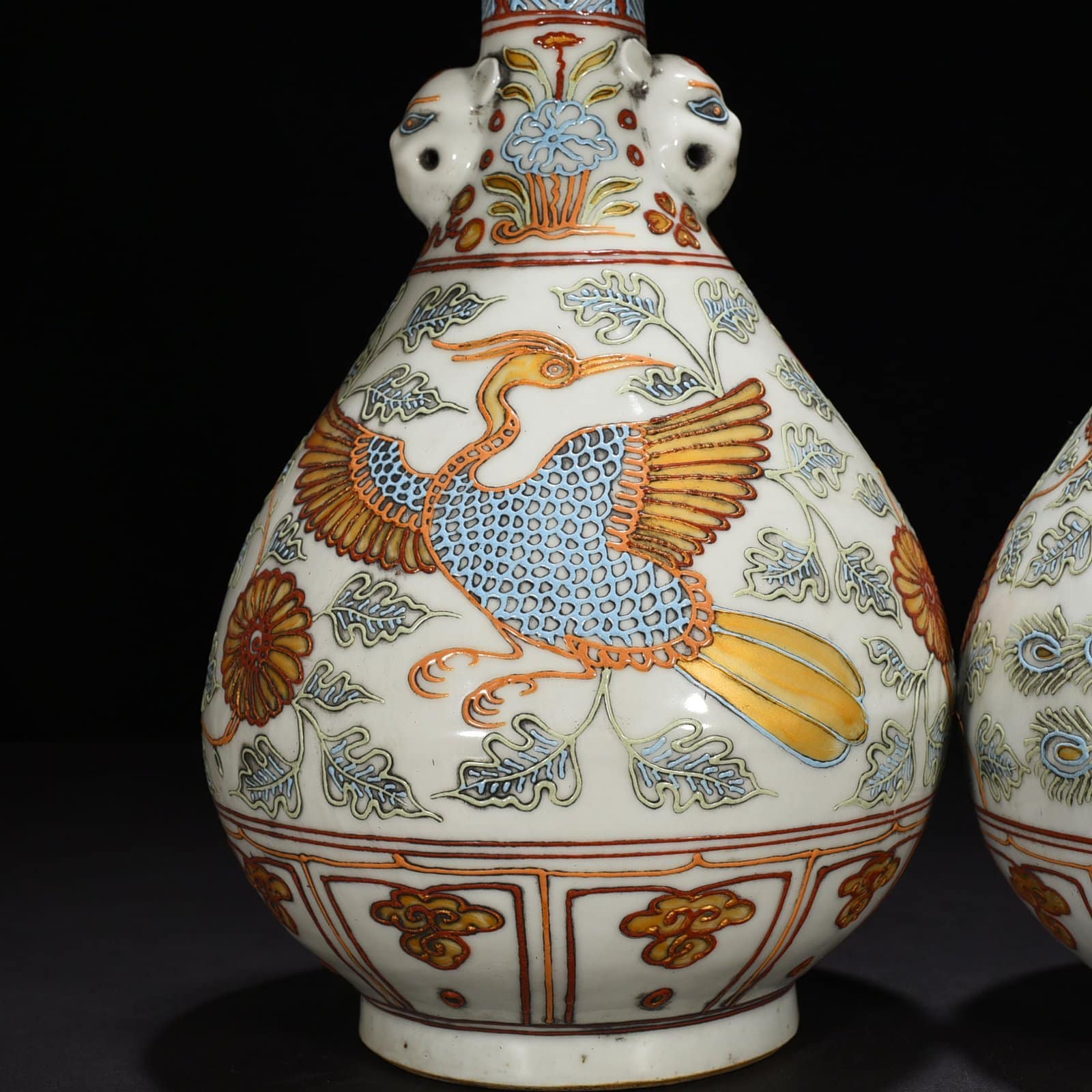 Yuan Dynasty powder painted gold peacock peony pattern dish bottle