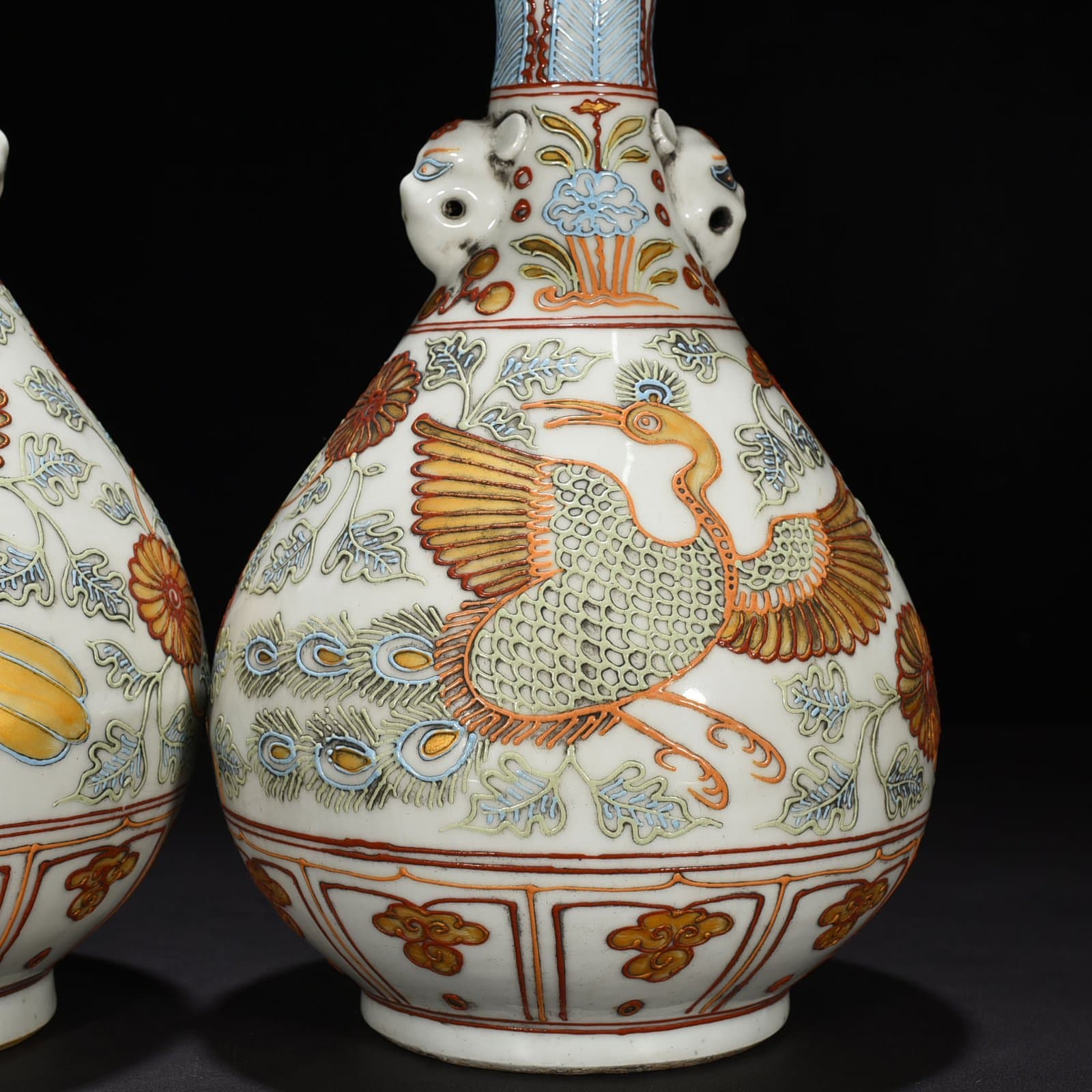 Yuan Dynasty powder painted gold peacock peony pattern dish bottle