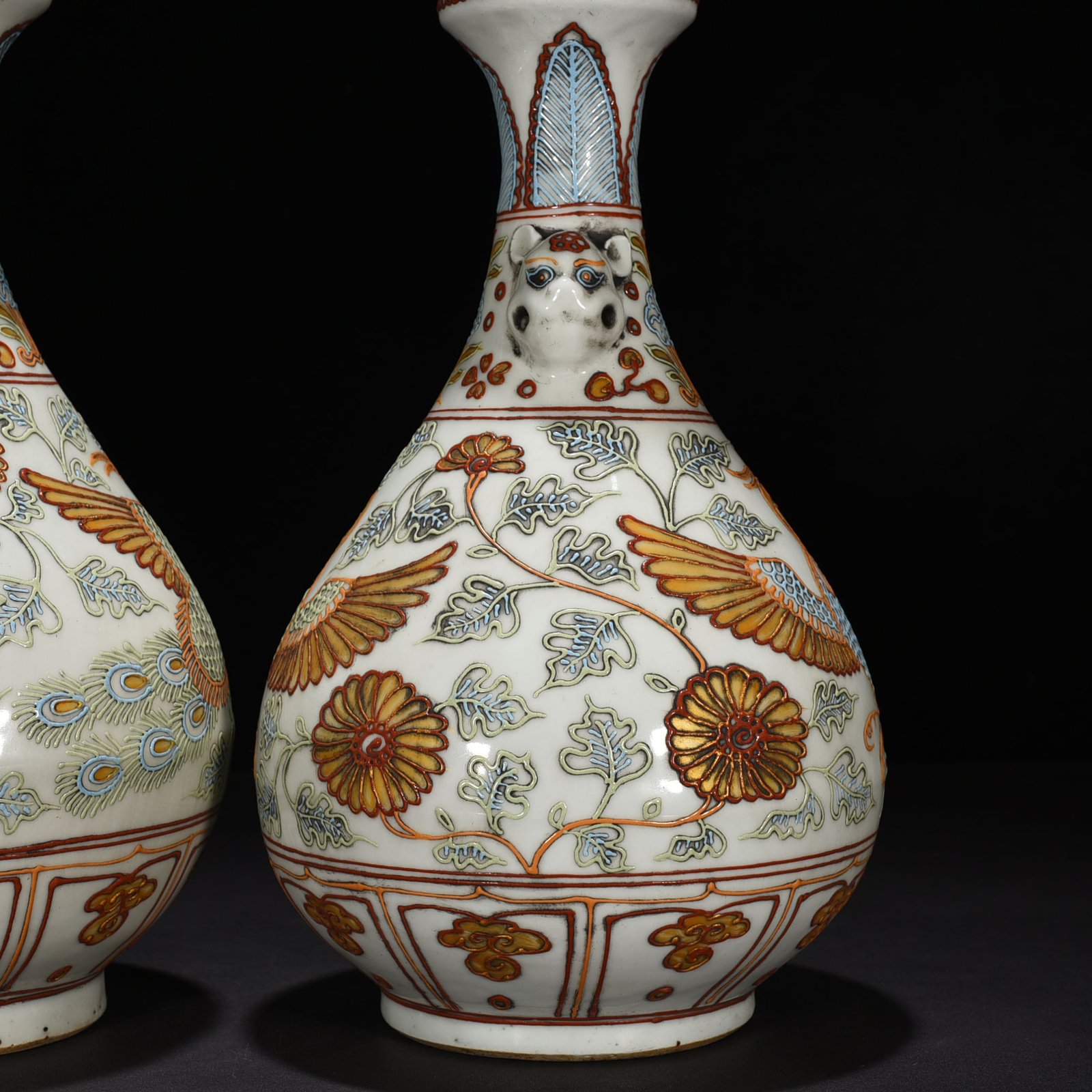 Yuan Dynasty powder painted gold peacock peony pattern dish bottle