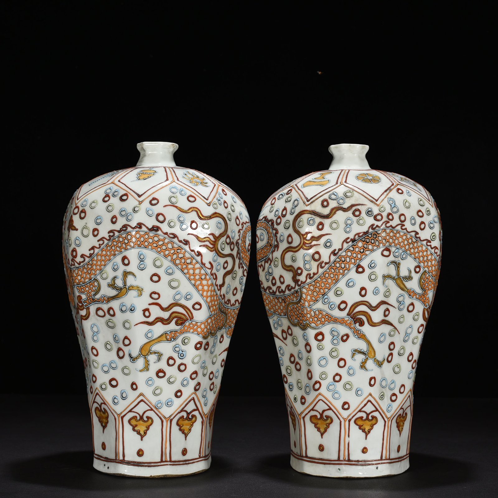 Yuan Dynasty pink octagonal plum vase with gold dragon pattern