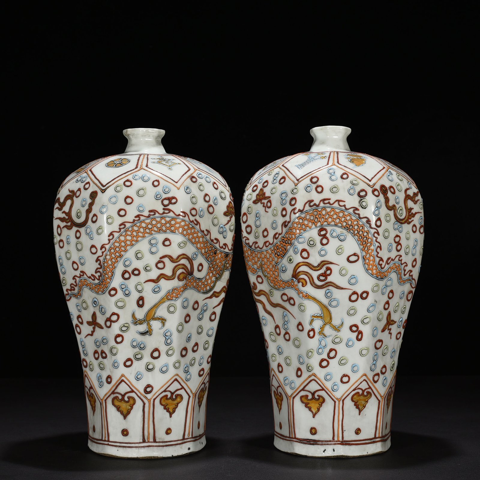 Yuan Dynasty pink octagonal plum vase with gold dragon pattern