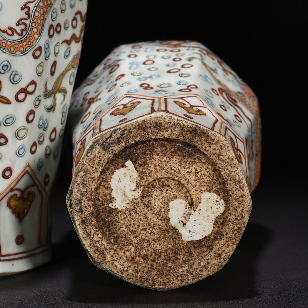 Yuan Dynasty pink octagonal plum vase with gold dragon pattern