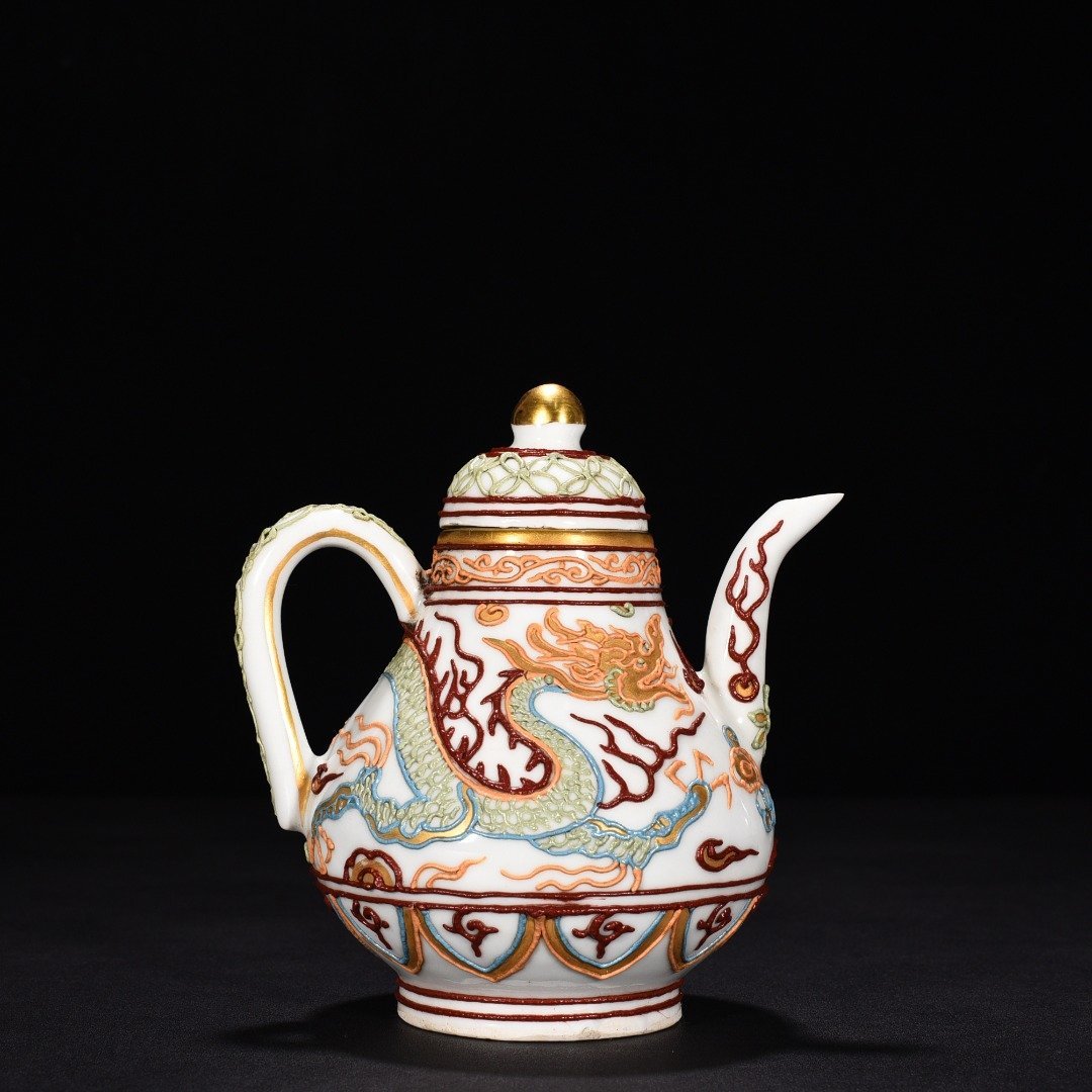 Yuan Dynasty Powder Painted Gold Cloud and Dragon Pattern Pear-shaped Pot