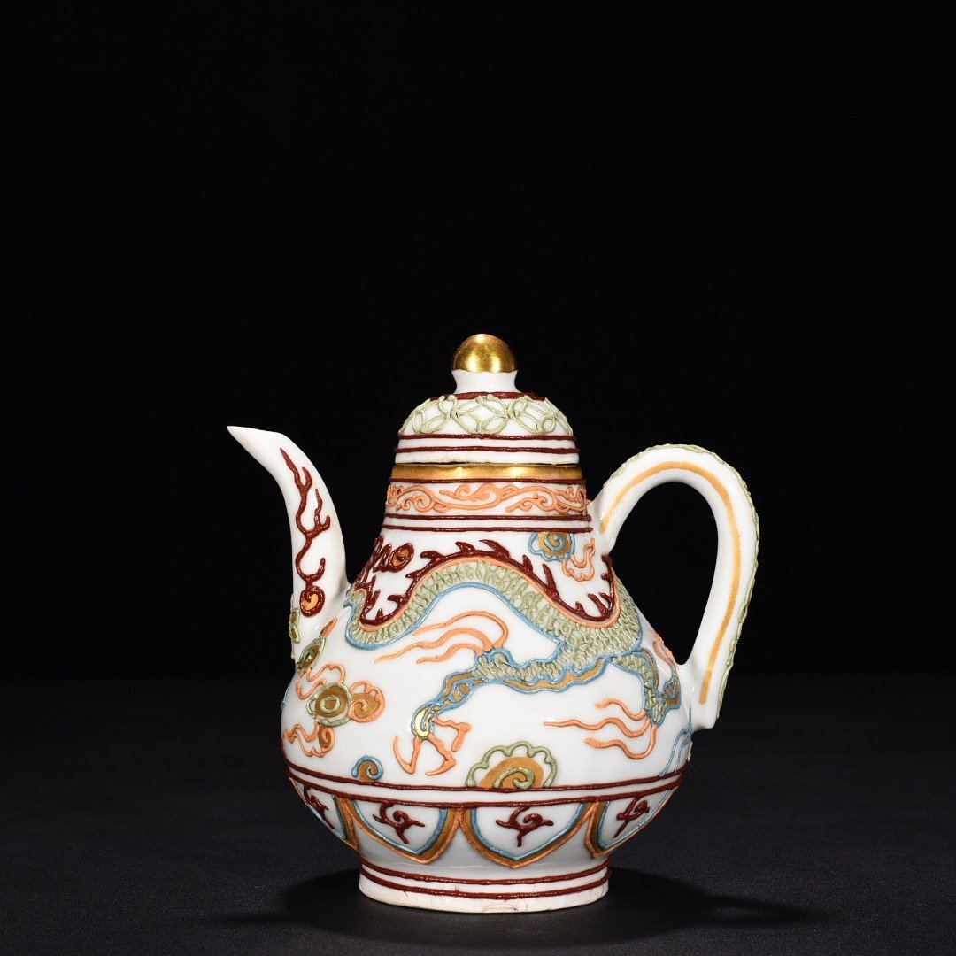 Yuan Dynasty Powder Painted Gold Cloud and Dragon Pattern Pear-shaped Pot