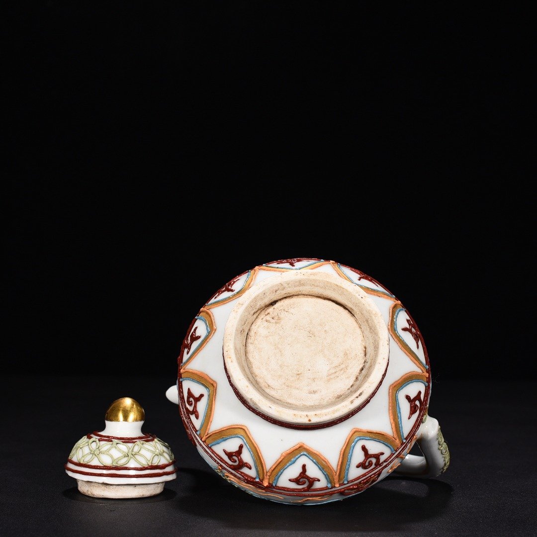Yuan Dynasty Powder Painted Gold Cloud and Dragon Pattern Pear-shaped Pot