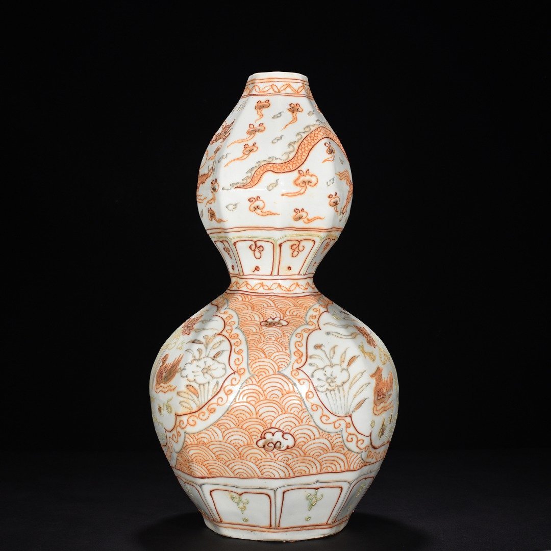 Yuan Dynasty pink painted gold Lotus pond with mandarin duck pattern eight-sided gourd vase