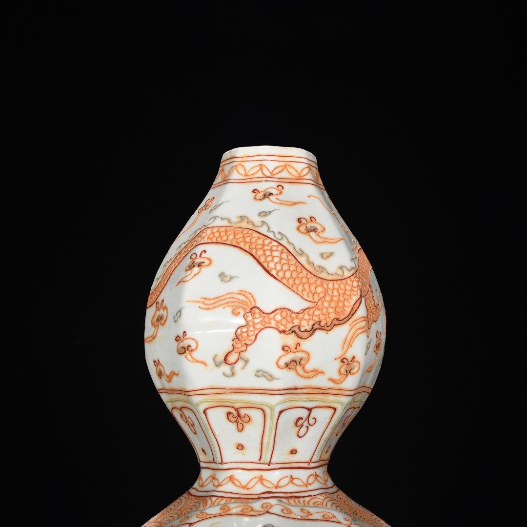 Yuan Dynasty pink painted gold Lotus pond with mandarin duck pattern eight-sided gourd vase