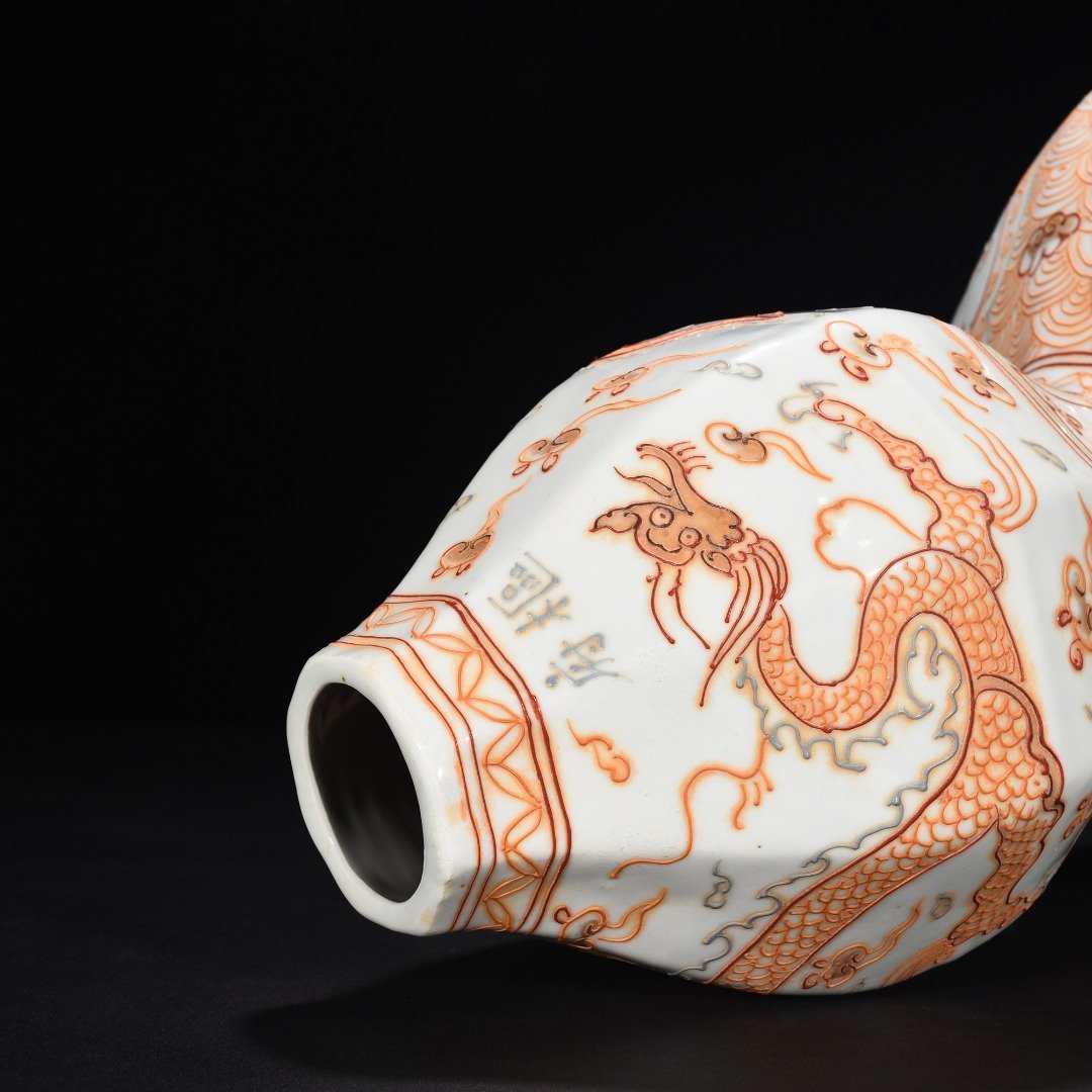 Yuan Dynasty pink painted gold Lotus pond with mandarin duck pattern eight-sided gourd vase